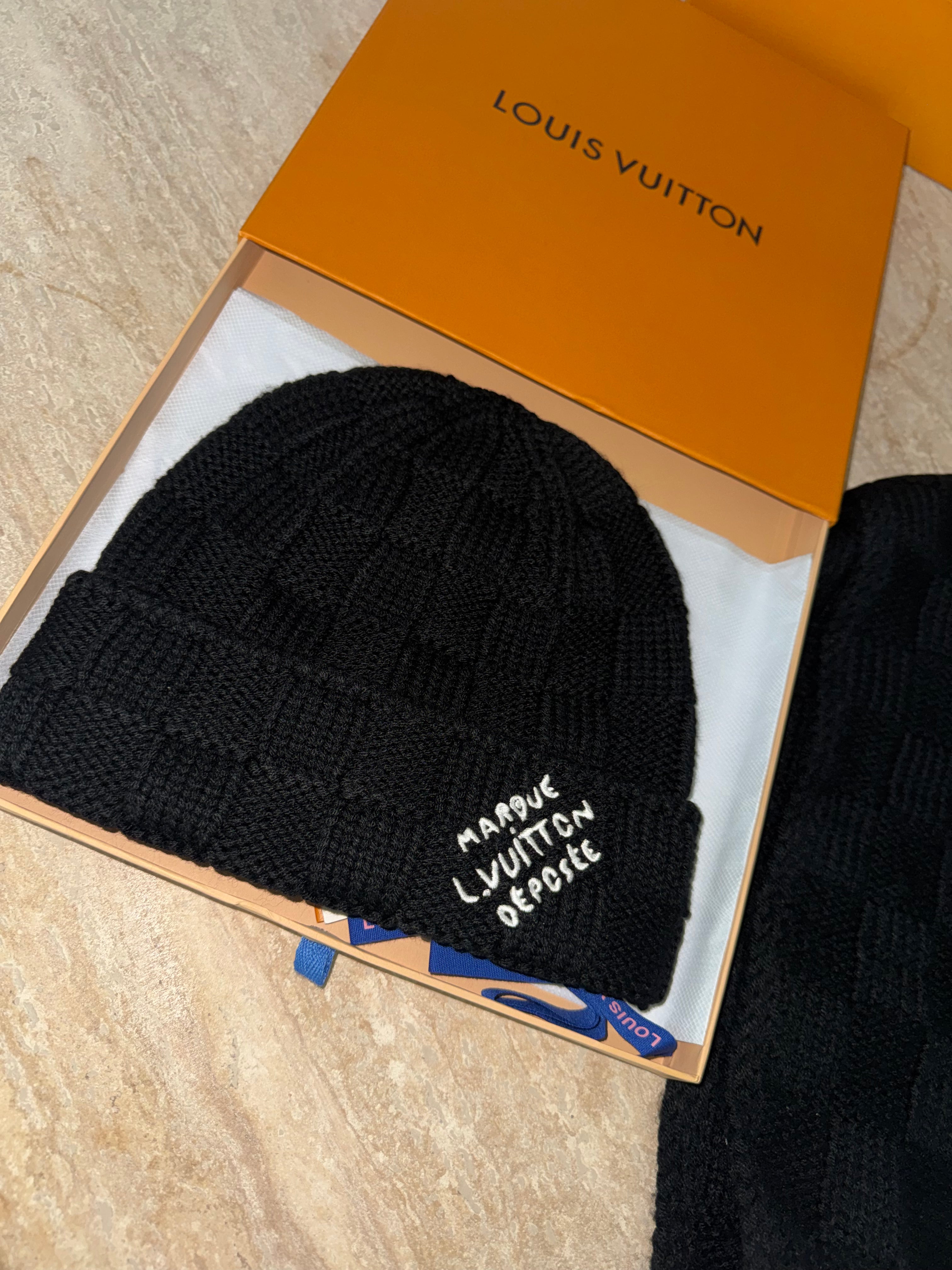 Écharpe LV Maison déposée Noir 10/10