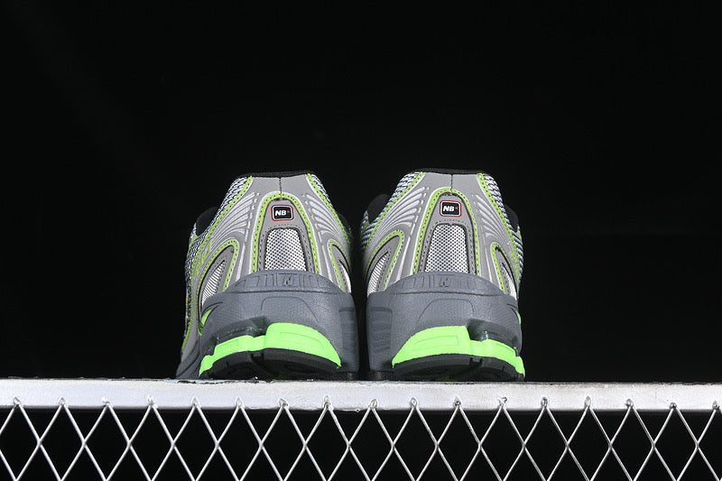 Neue B-Sneaker 740