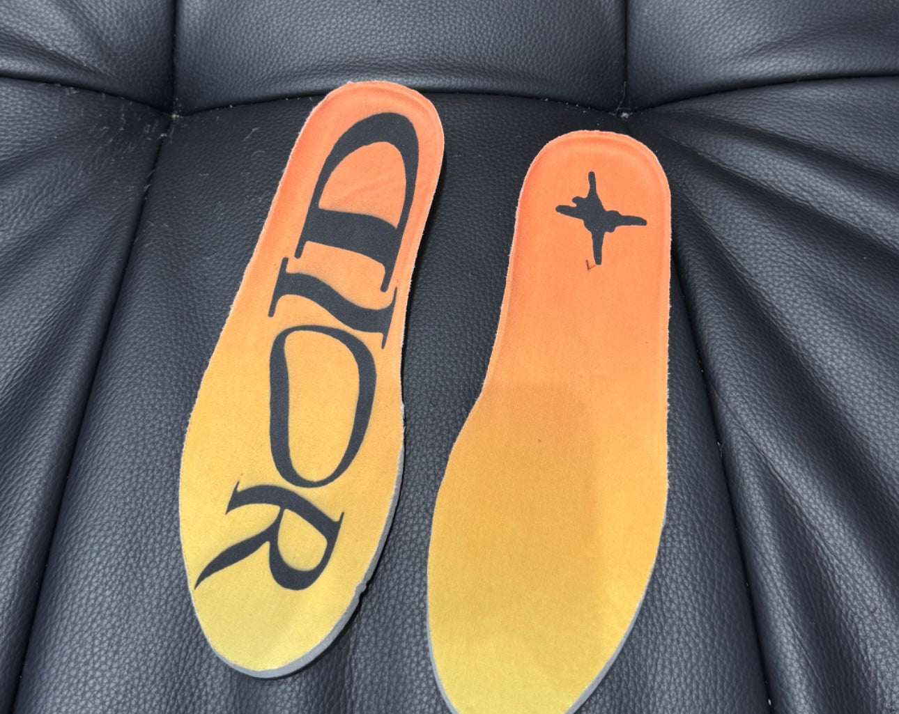 Sneaker B44 Blade DIOR AND LEWIS HAMILTON – ÉDITION LIMITÉE ET NUMÉROTÉE Maille technique orange gradient et tissu technique orange gradient