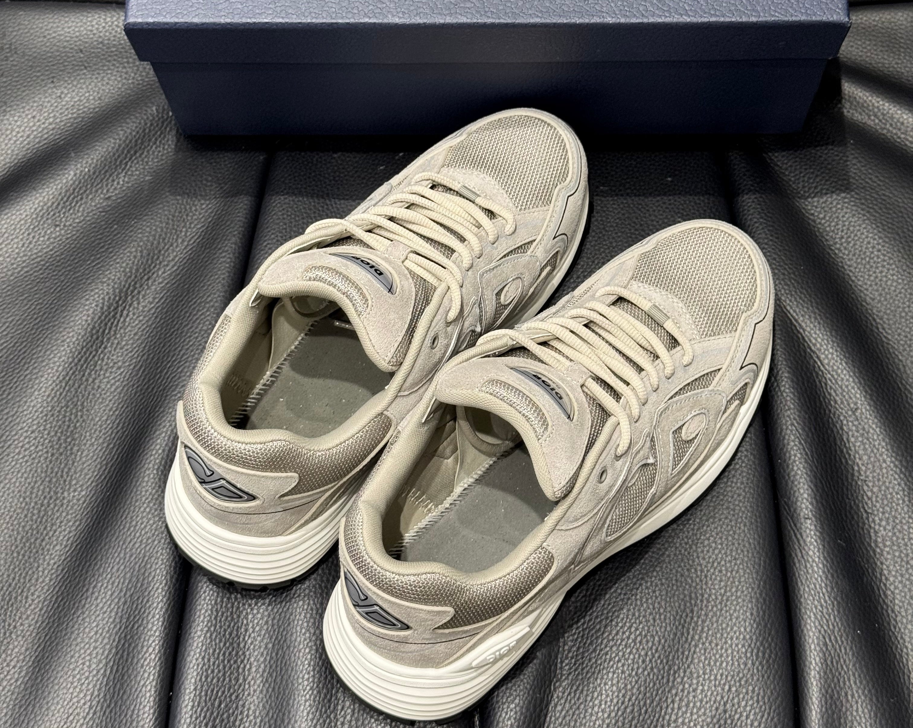 SNEAKERS B30 V3S 2025 💡 VERSION BIEN LISSE SUEDE GRIS RÉFLECTIVE RÉACTION CORRECTES FACTURE PACKAGING COMPLET MODÈLE POUSSÉ
