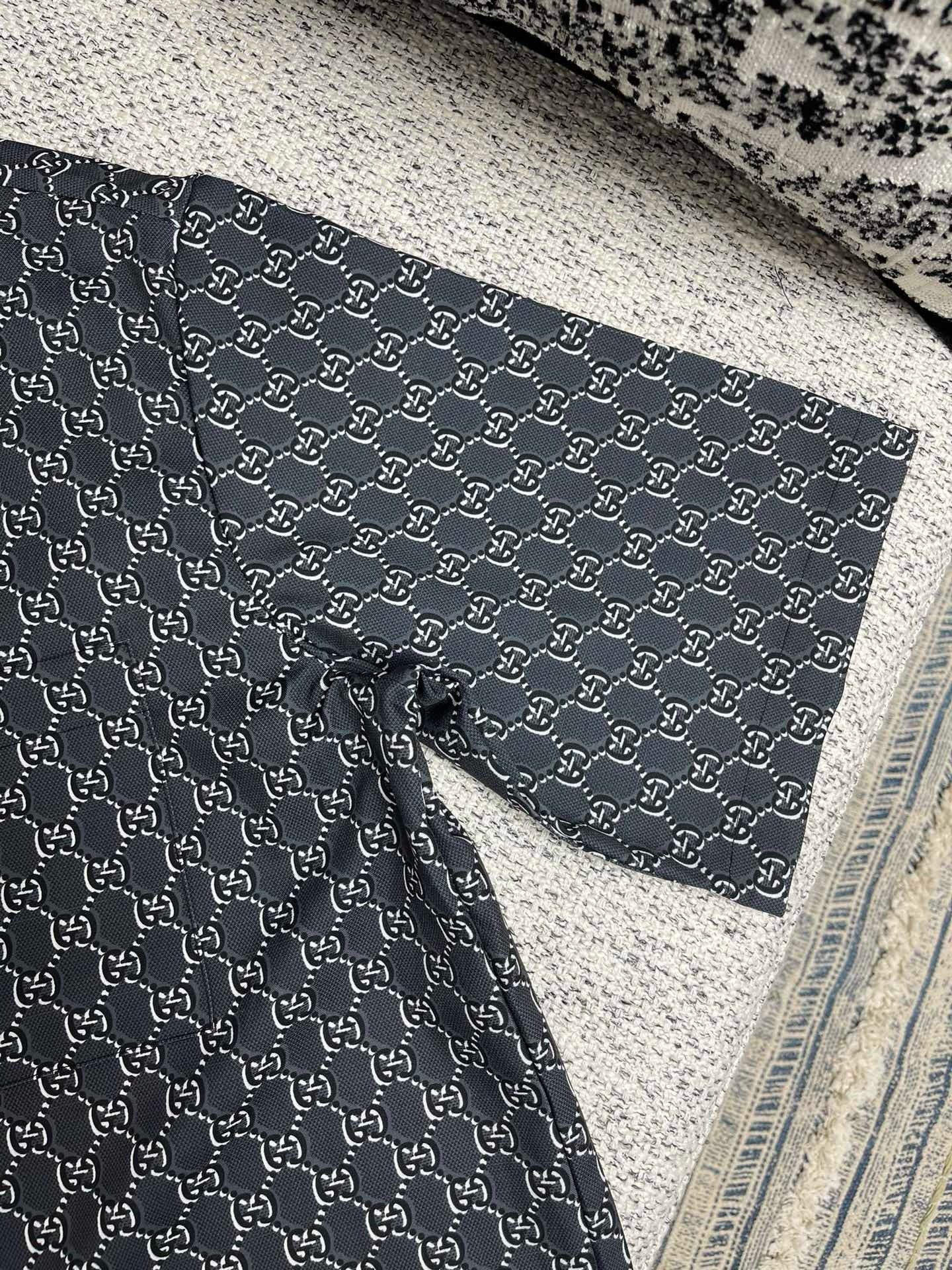 ENSEMBLE CHEMISE EN SOIE AVEC GG SHADOW