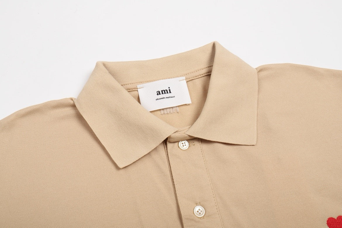 Polo Camel à petit logo ami de cœur rouge