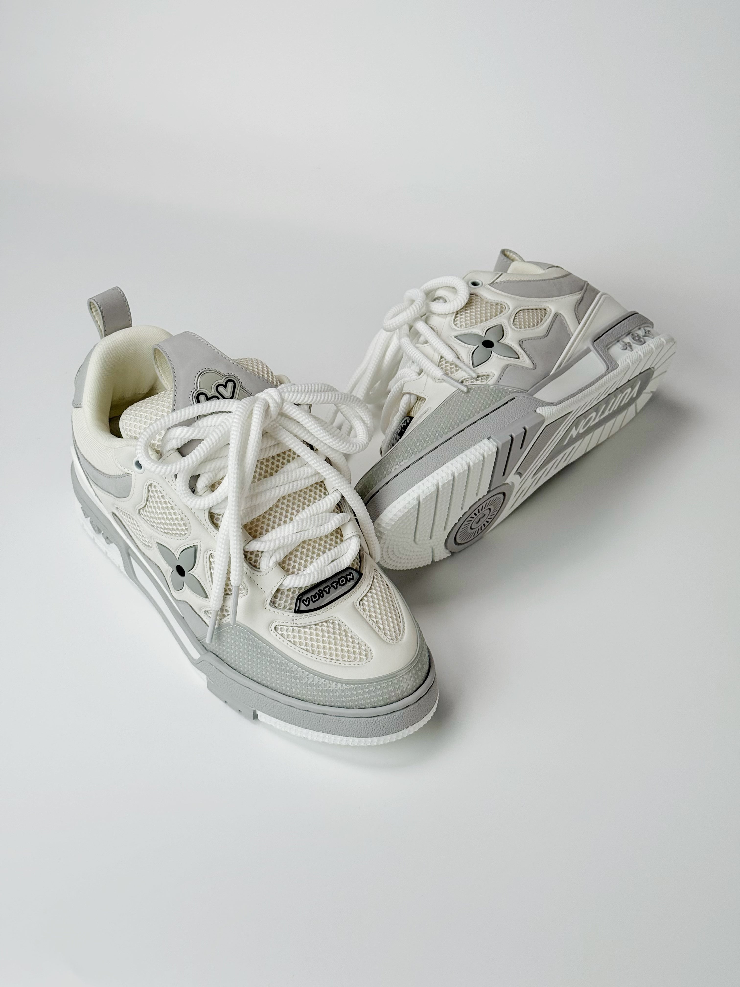 Sneakers Lv Skate Grey V3S 10/10 facture