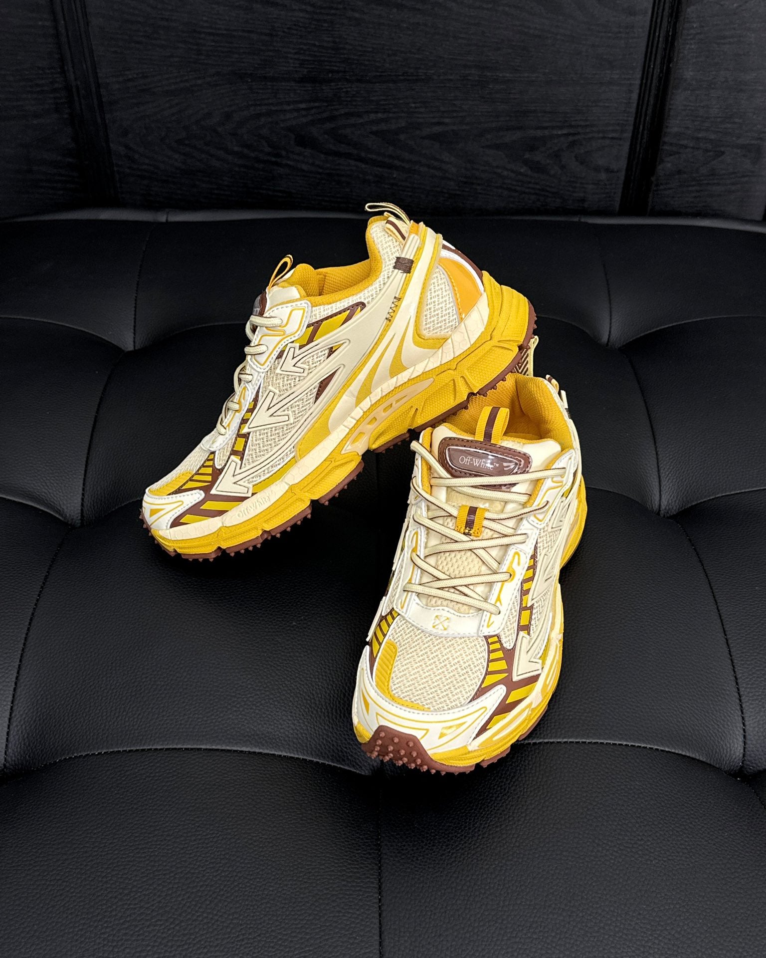 Off Wht Be Right back Brown yellow