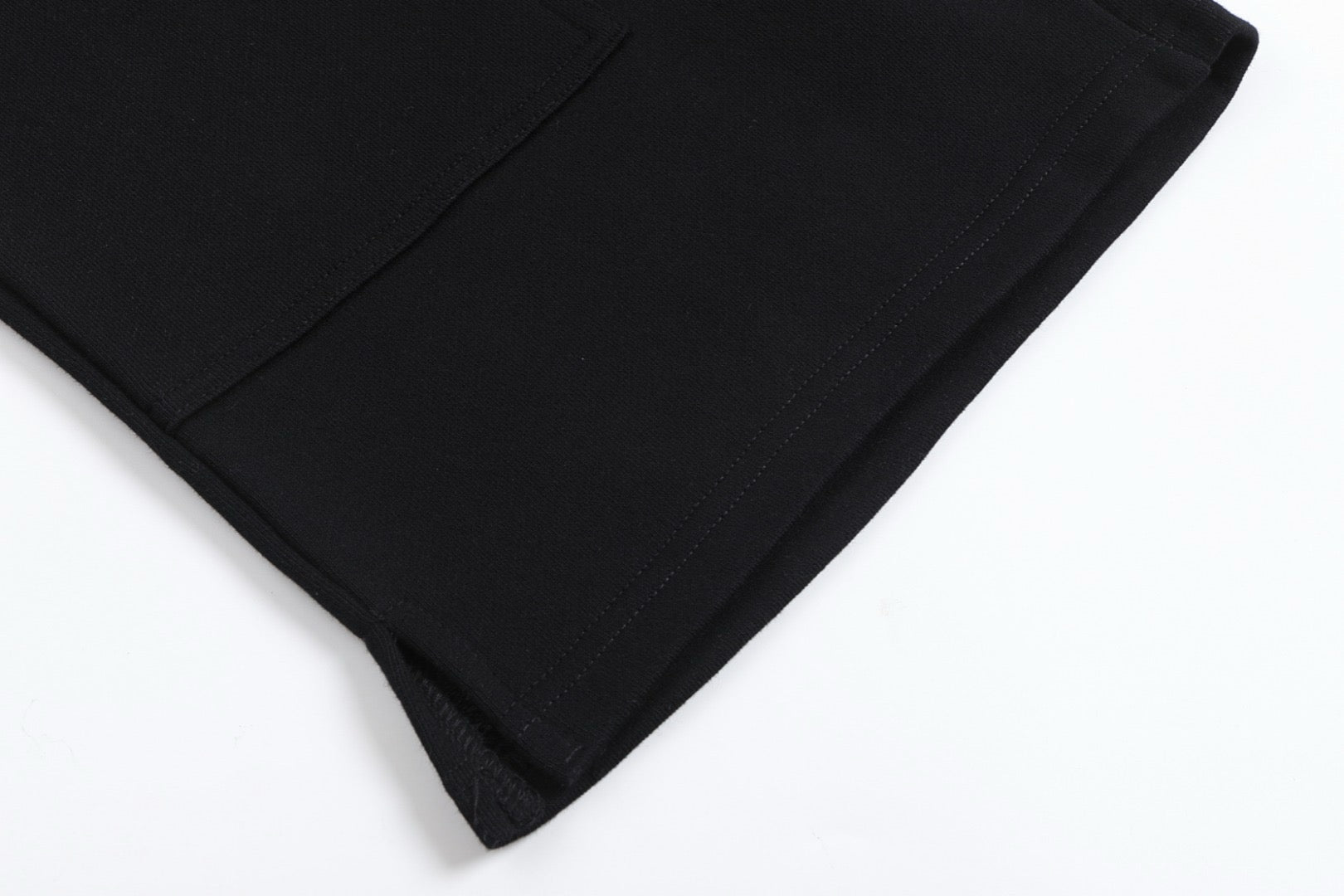 Short noir à petit logo ami de cœur noir