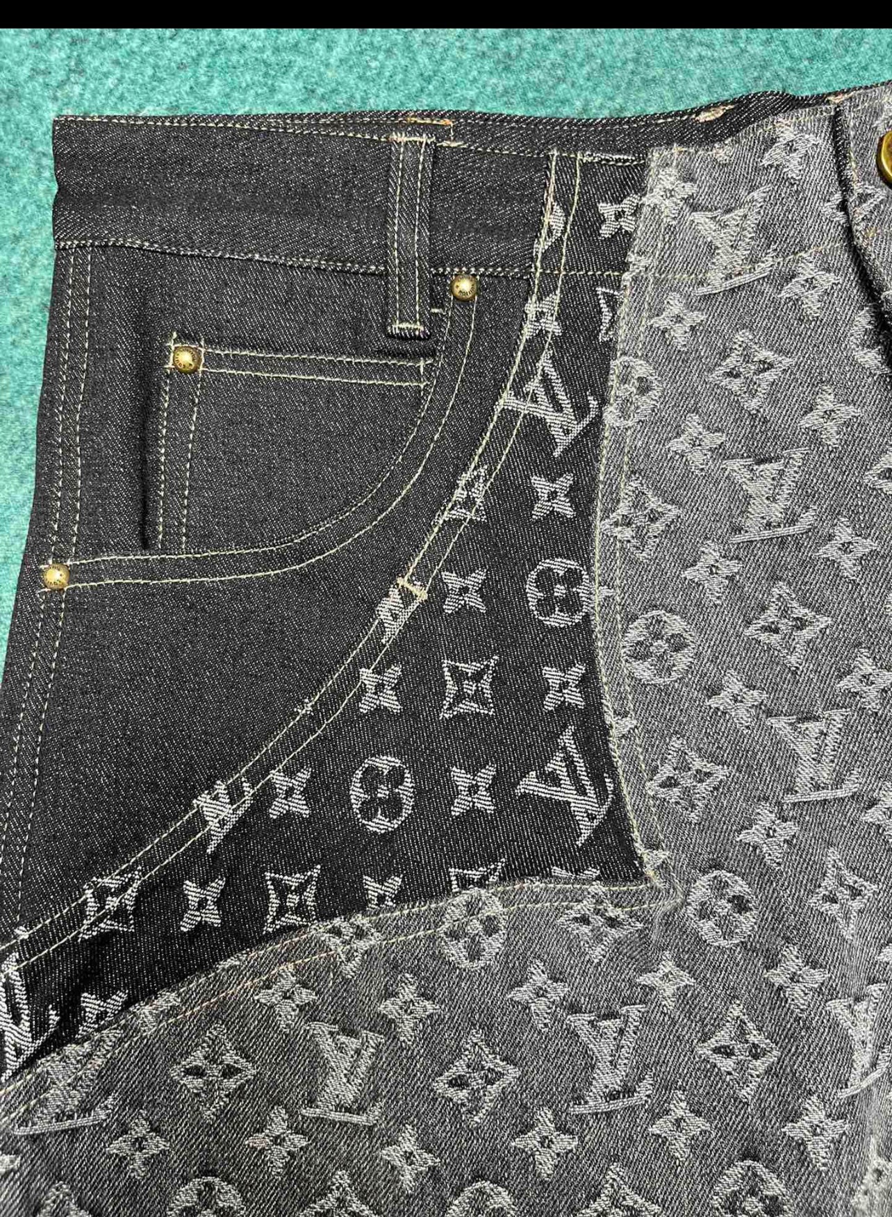 Lv Mono-Blumenjeans