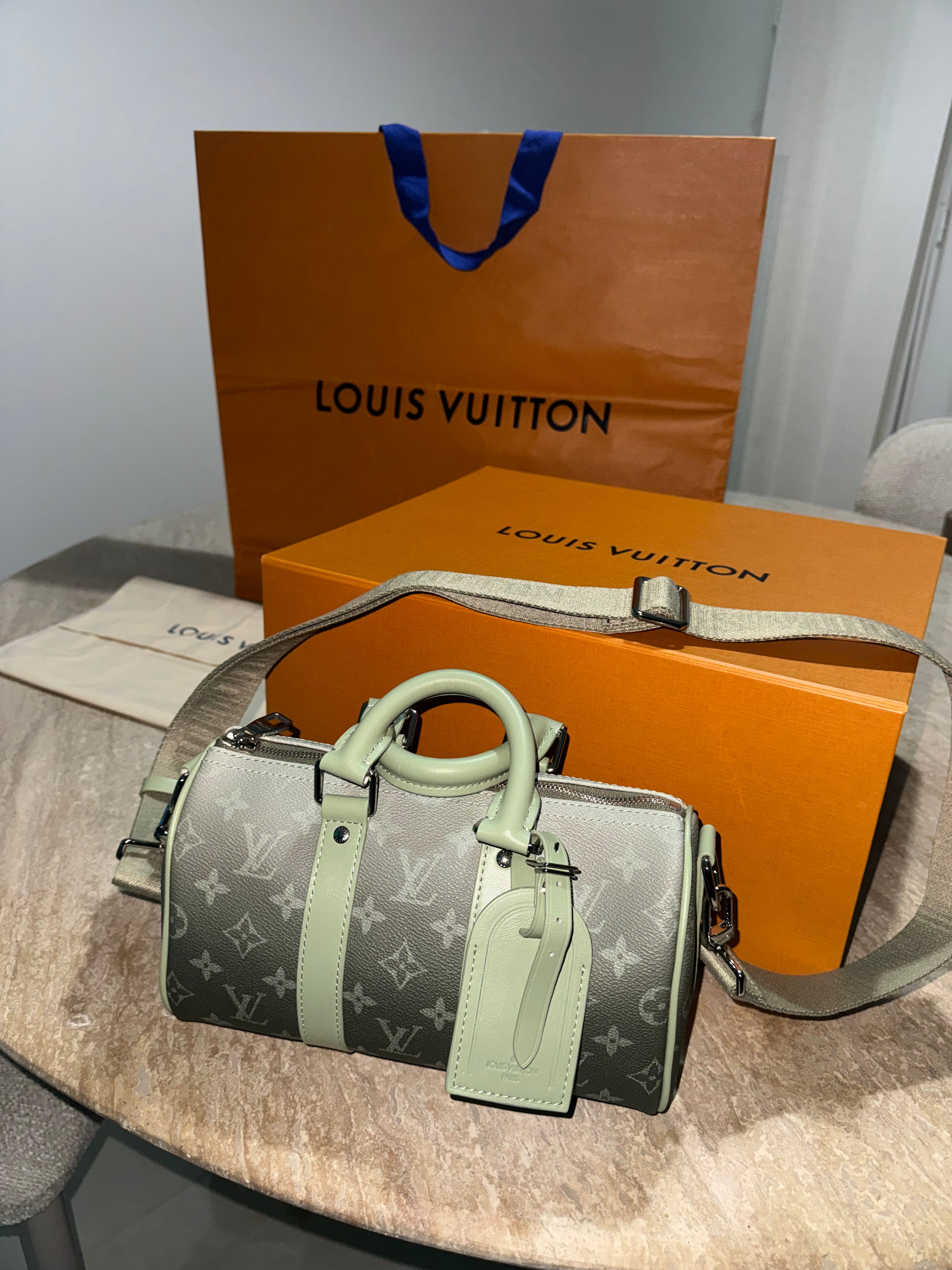 Sac keepall Grey vert 25 facture 10/10