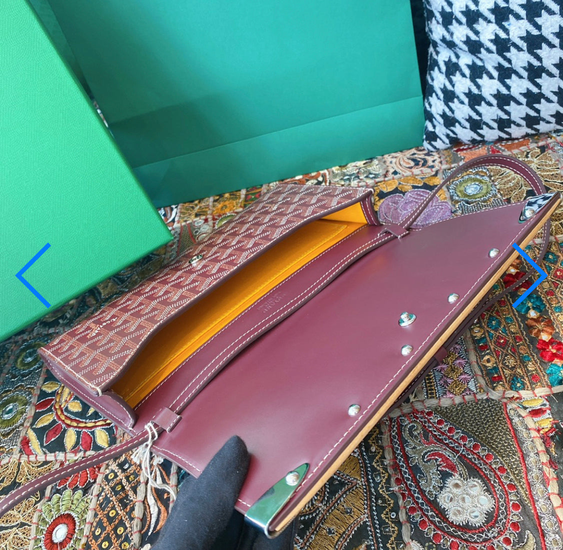 Monte Carlo mini burgundy invoice case