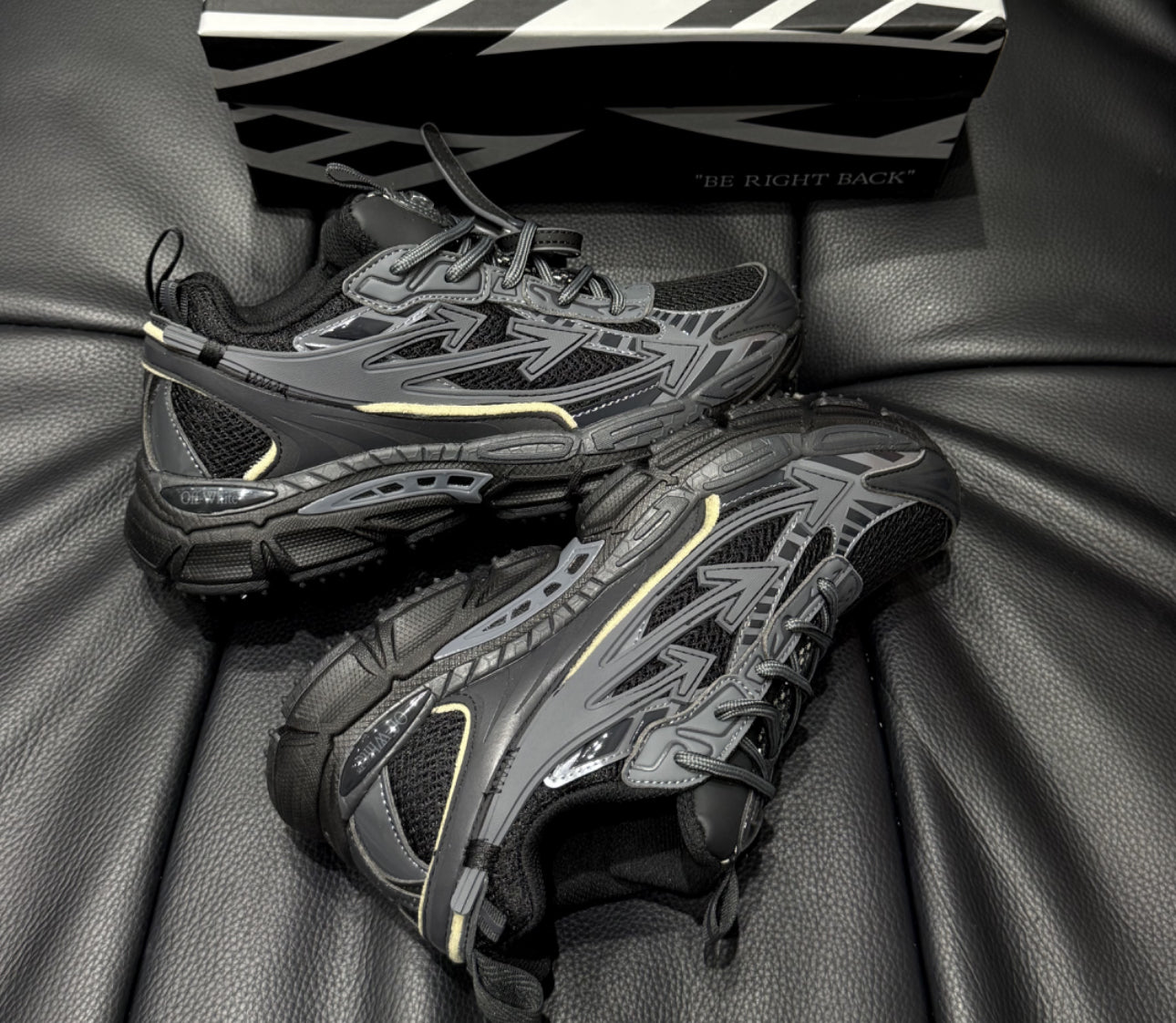 Off Wht Be Right back Brown yellow