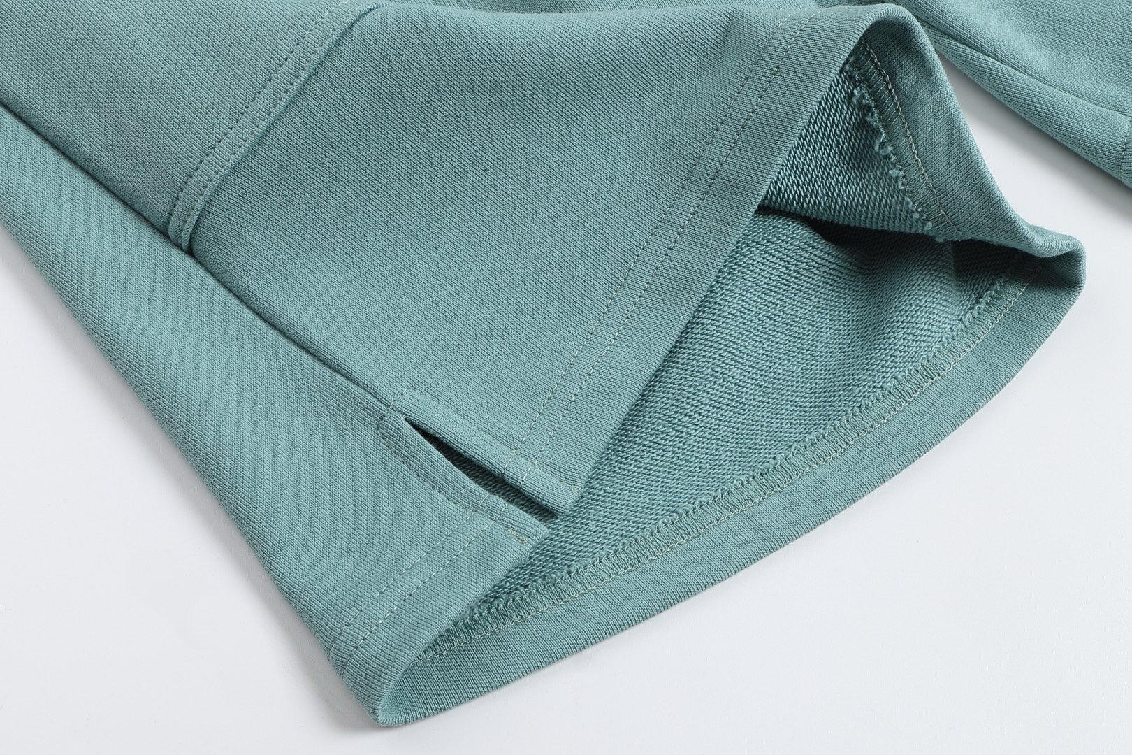 Short pistache à petit logo ami de cœur vert