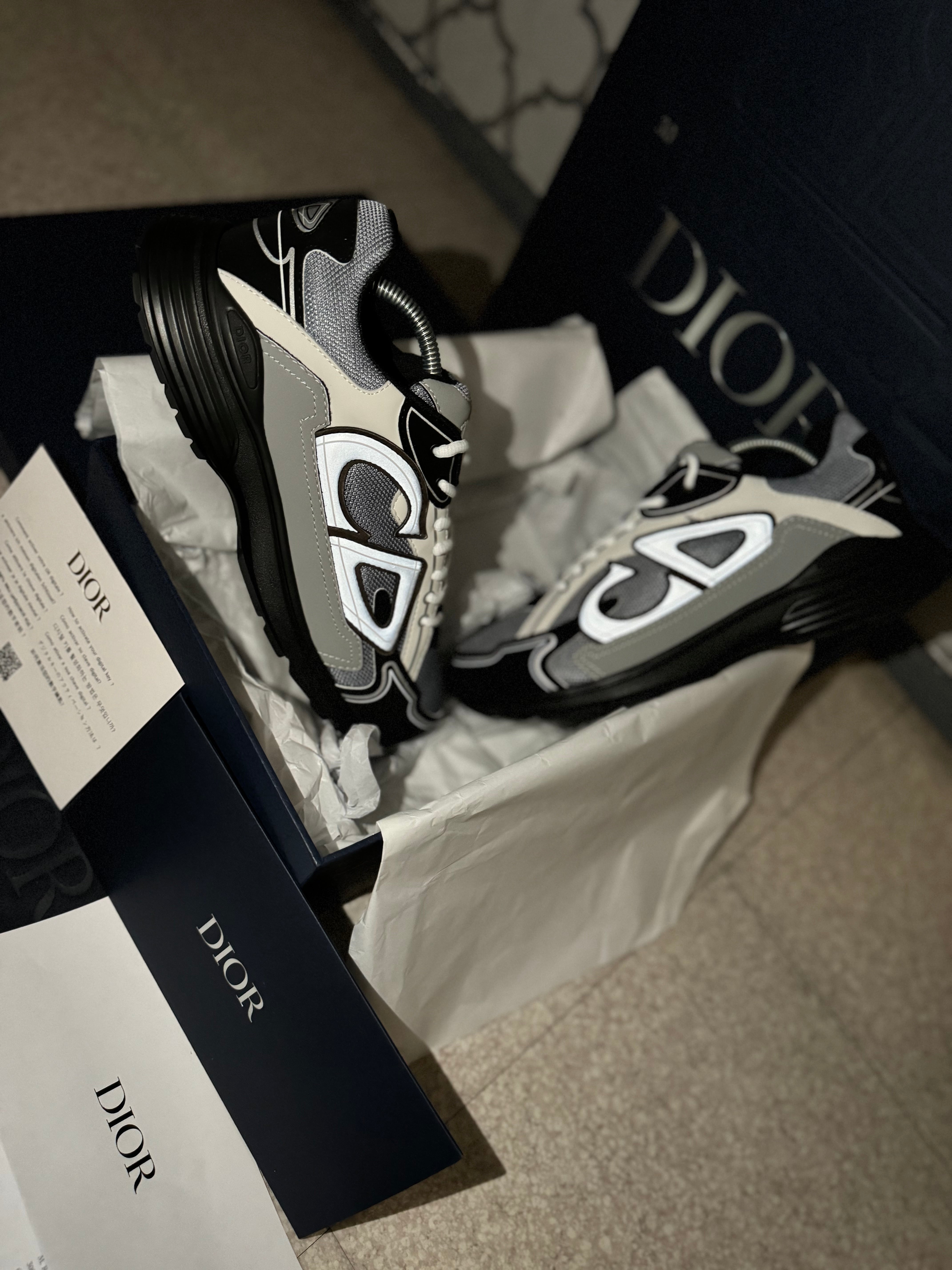 SNEAKERS B30 V3 VERSION BIEN LISSE GRIS BLANC RÉFLECTIVE RÉACTION CORRECTES FACTURE PACKAGING COMPLET