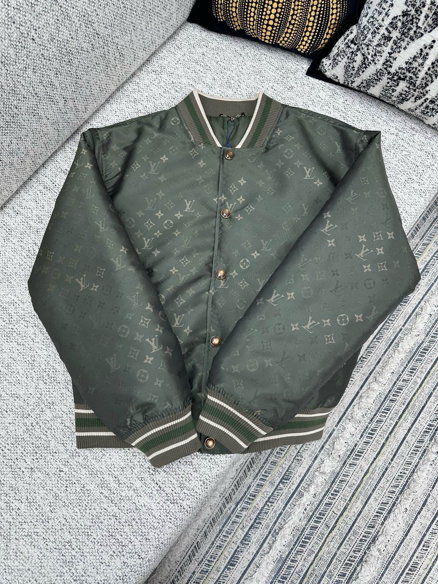 Bomber Monogram lv Kaki 10/10