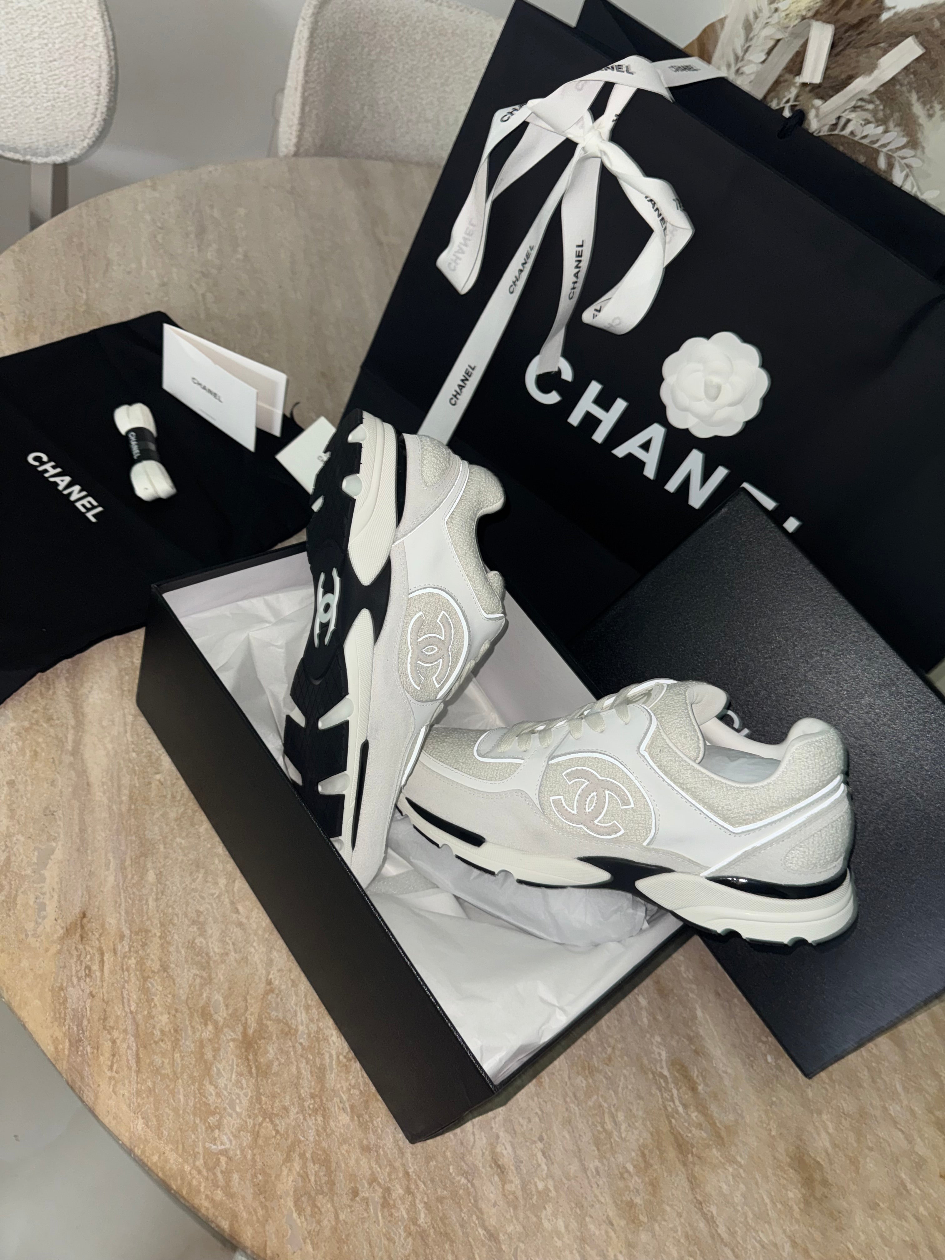 Sneakers chan 10/10 White 📦⚡️