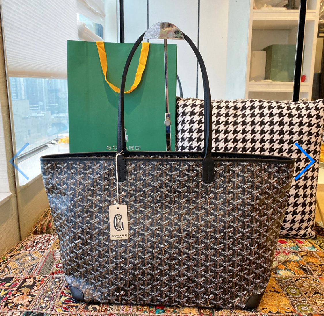 Artois black MM invoice bag