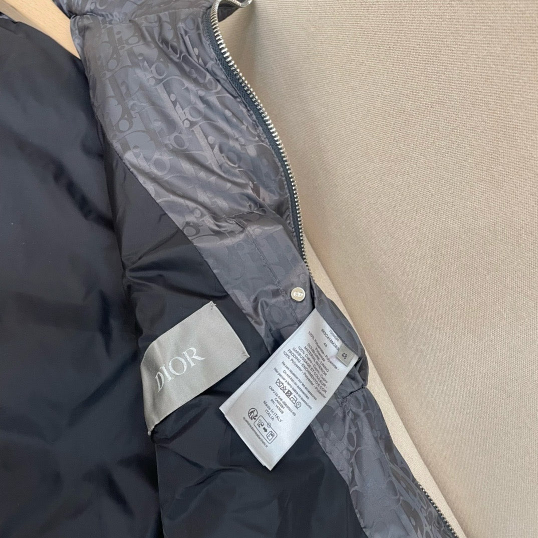 Ärmellose Daunenjacke CD grau