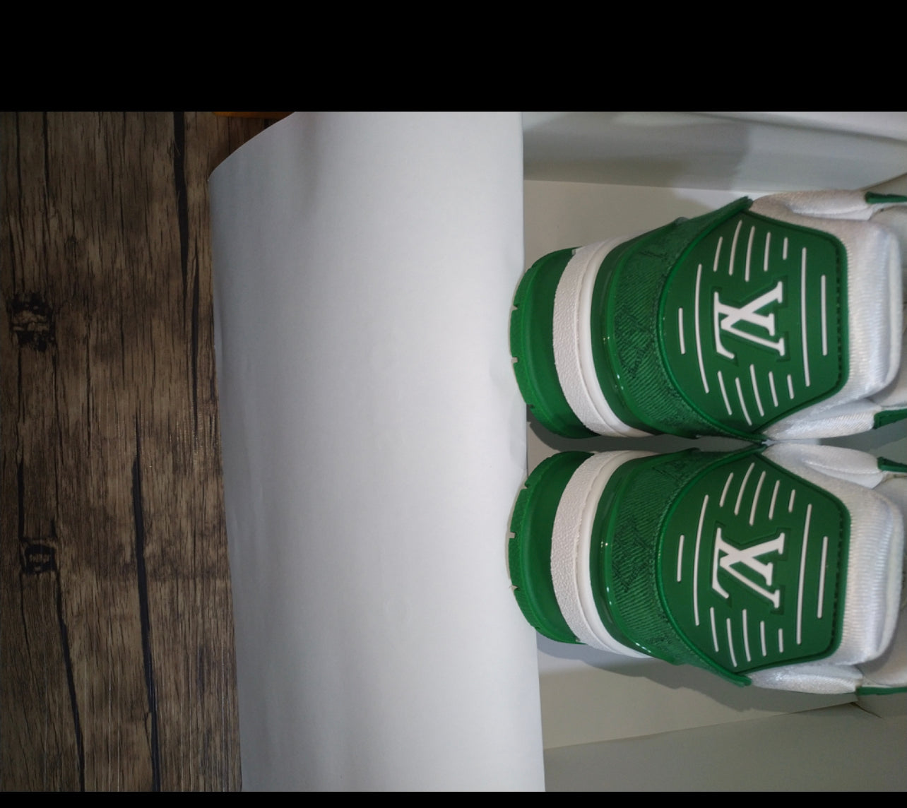 Lv trainers Green qualité 10/10 facture
