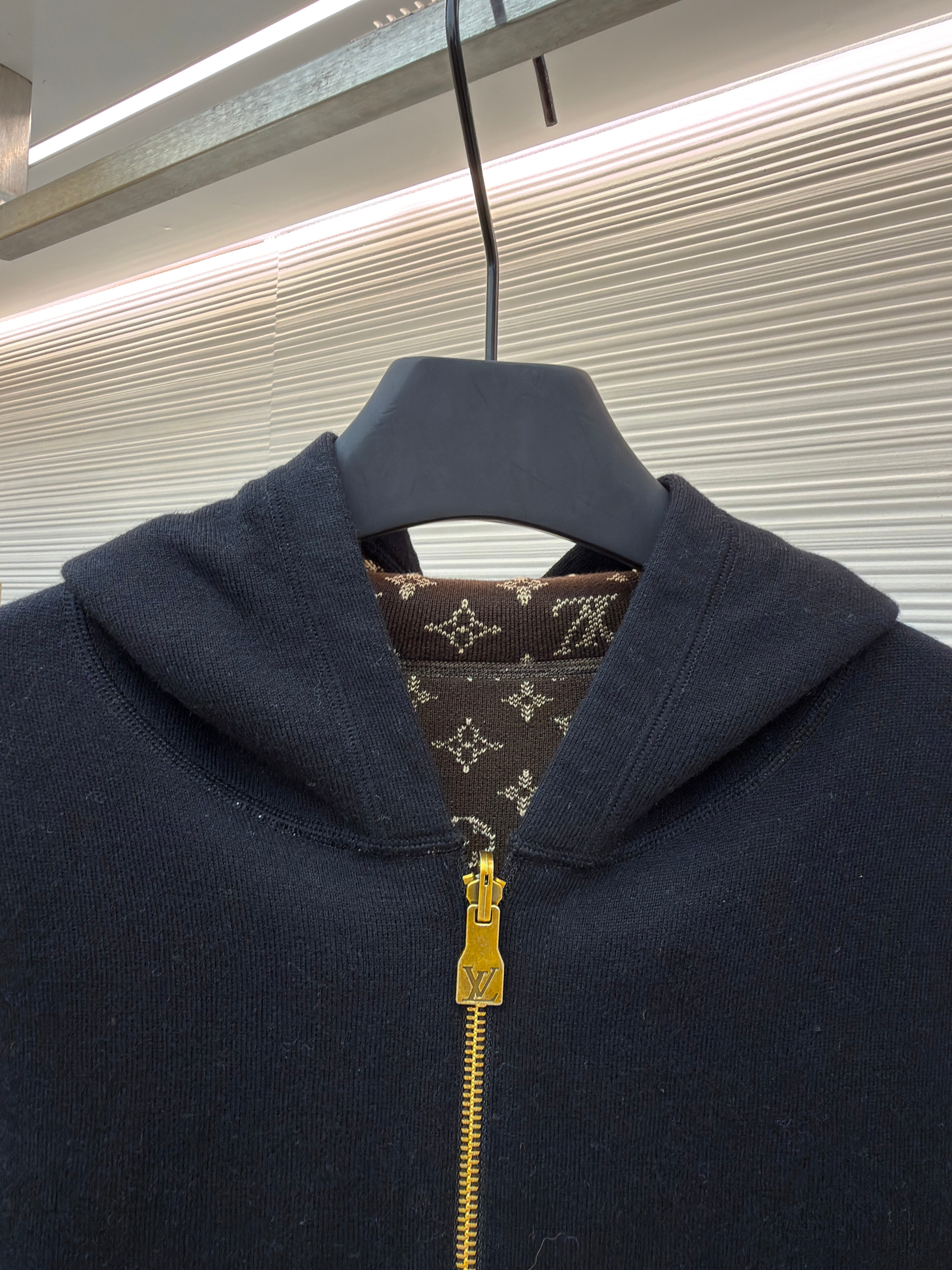 Blouson à capuche Lv réversible 10/10