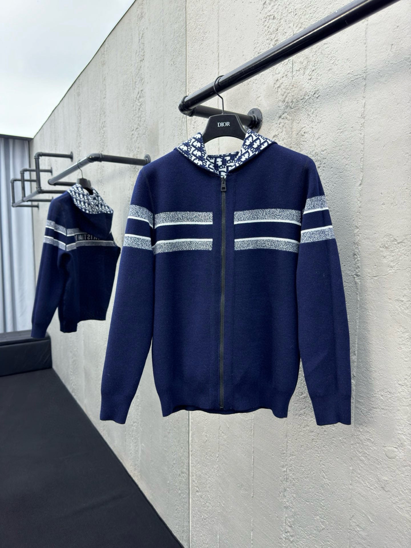 Cardigan réversible zippé à capuche