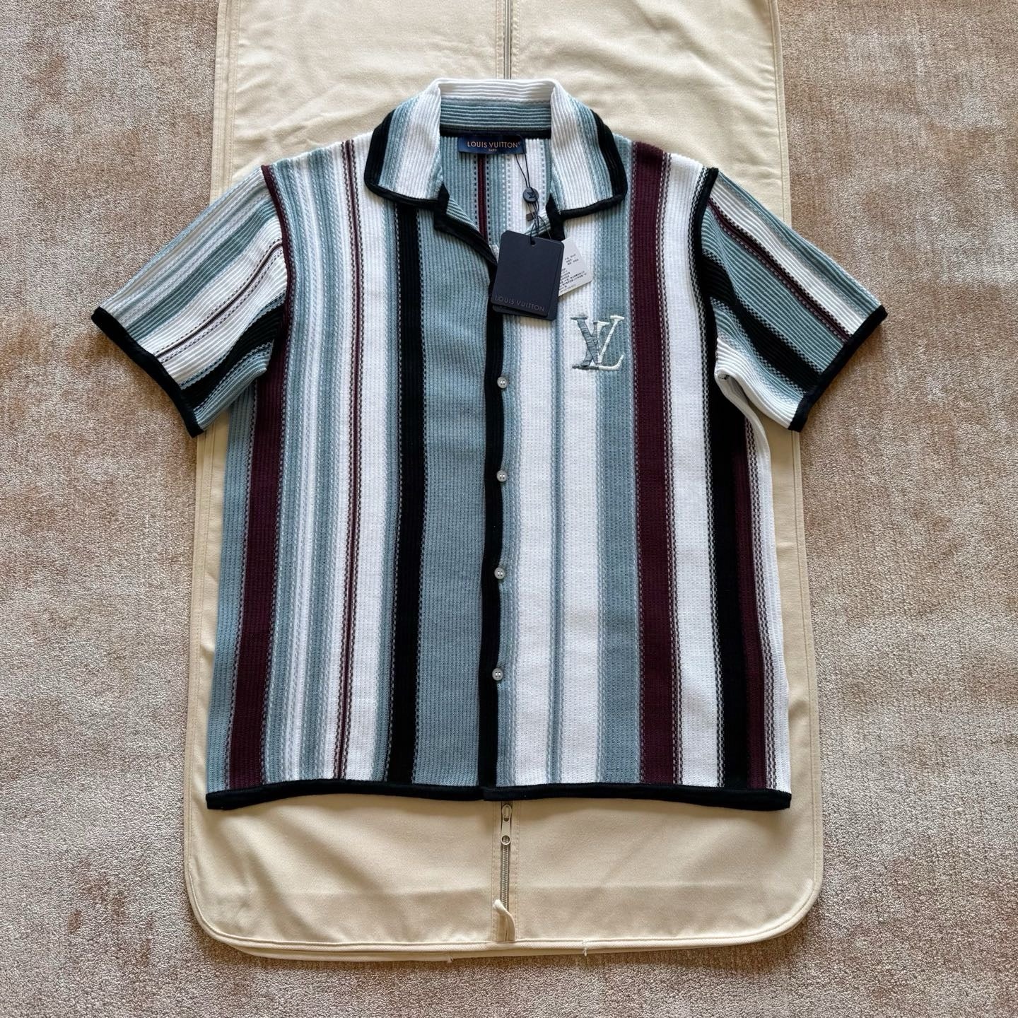 Chemise manches courtes rayée en crochet lv 10/10