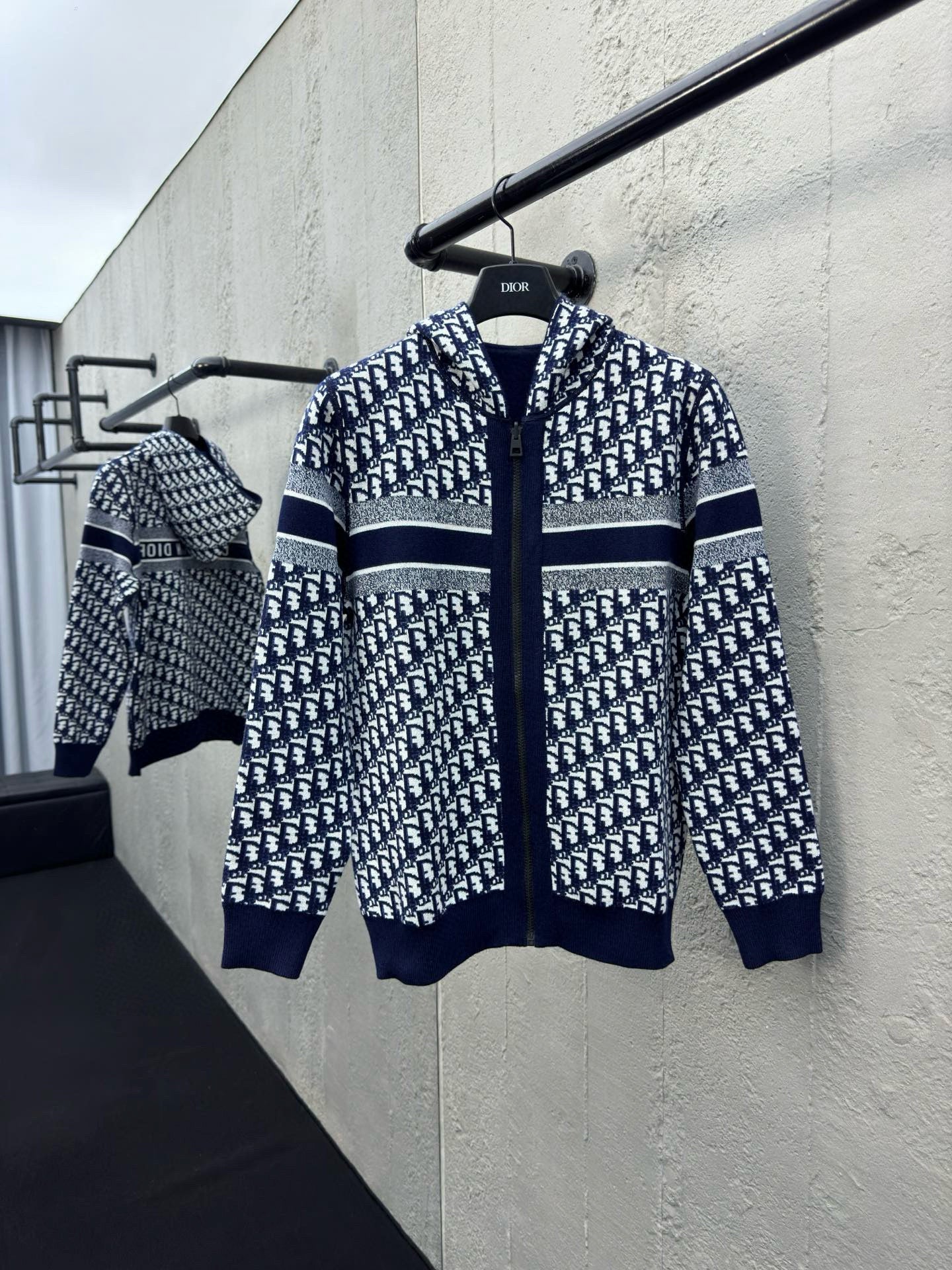 Cardigan réversible zippé à capuche