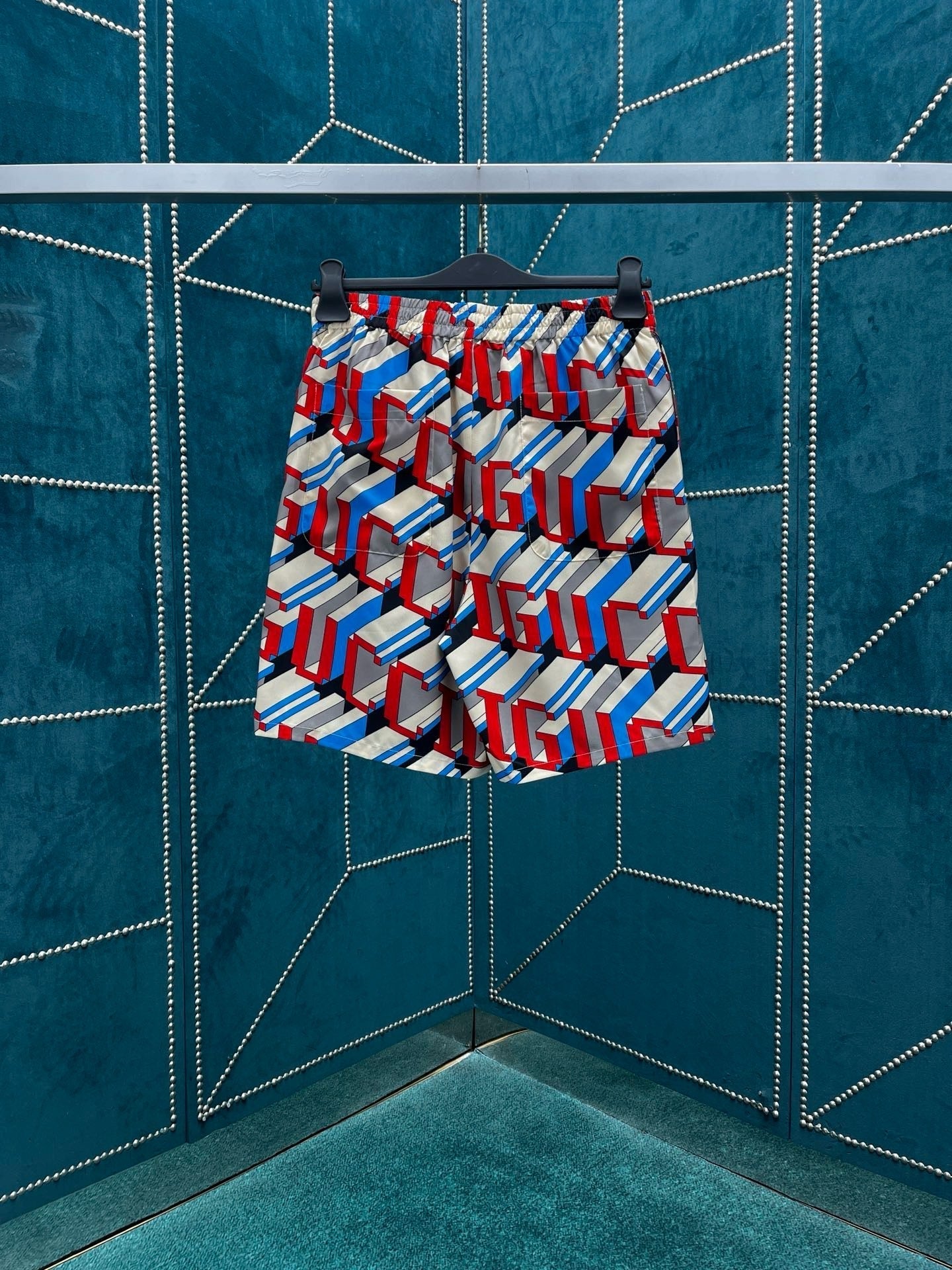 GG logo print shorts