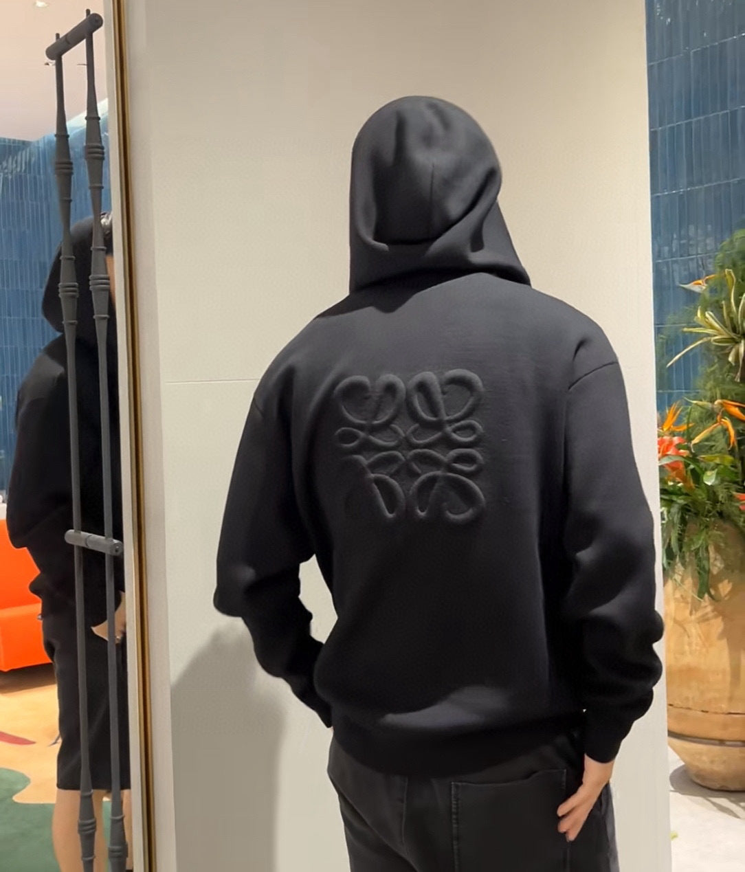 Sweatshirt à capuche zippé Anagram en laine Loew