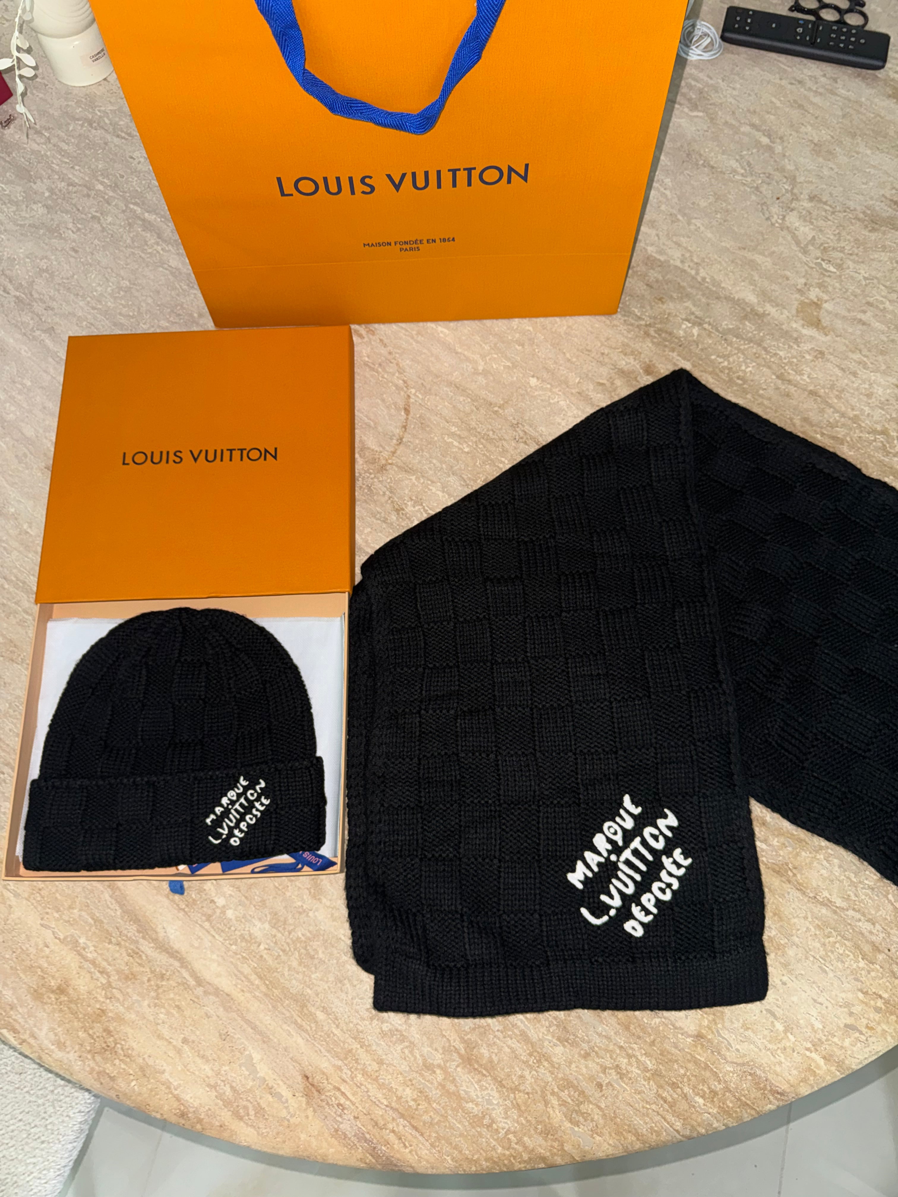 Écharpe LV Maison déposée Noir 10/10