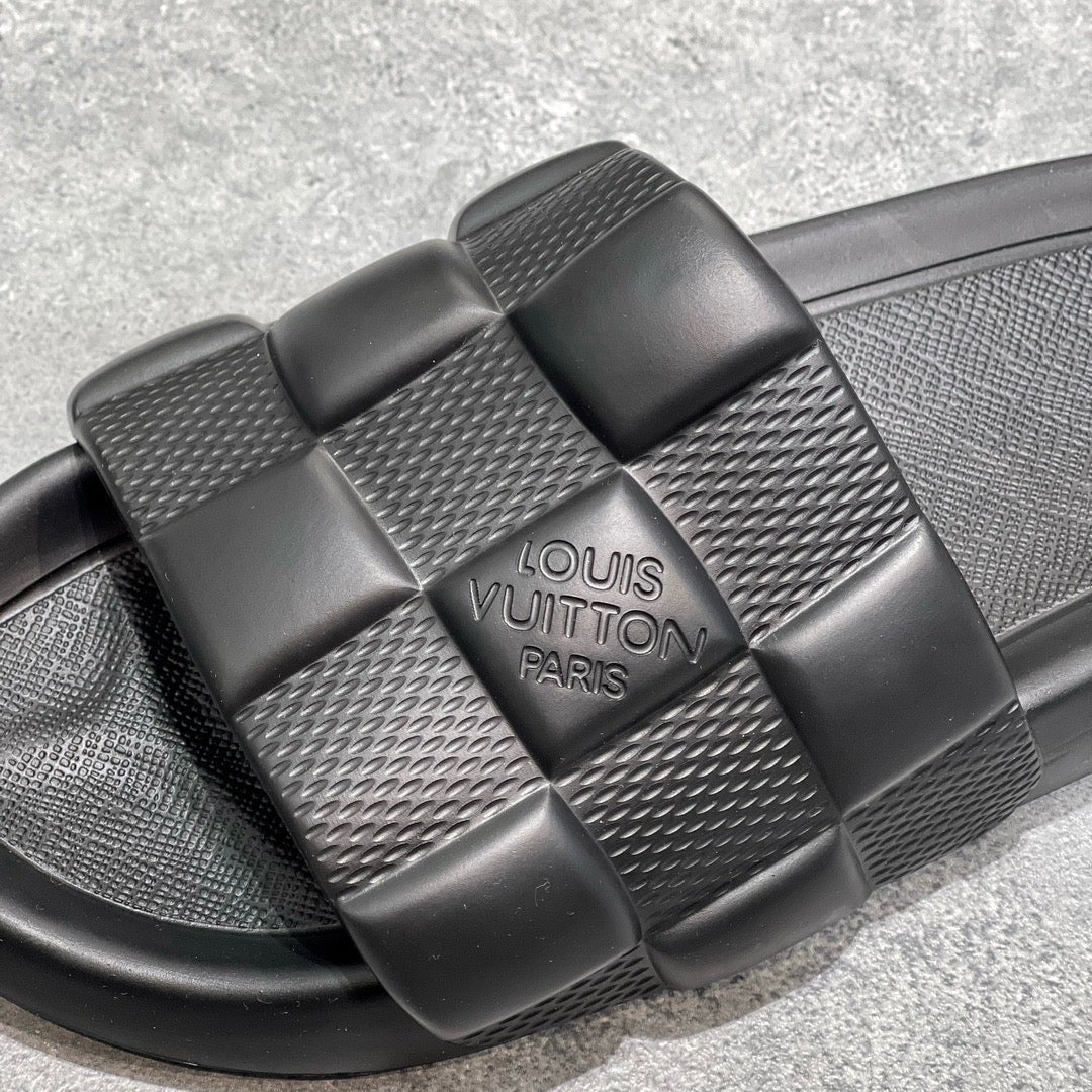 Lv waterfront factureo flip flops