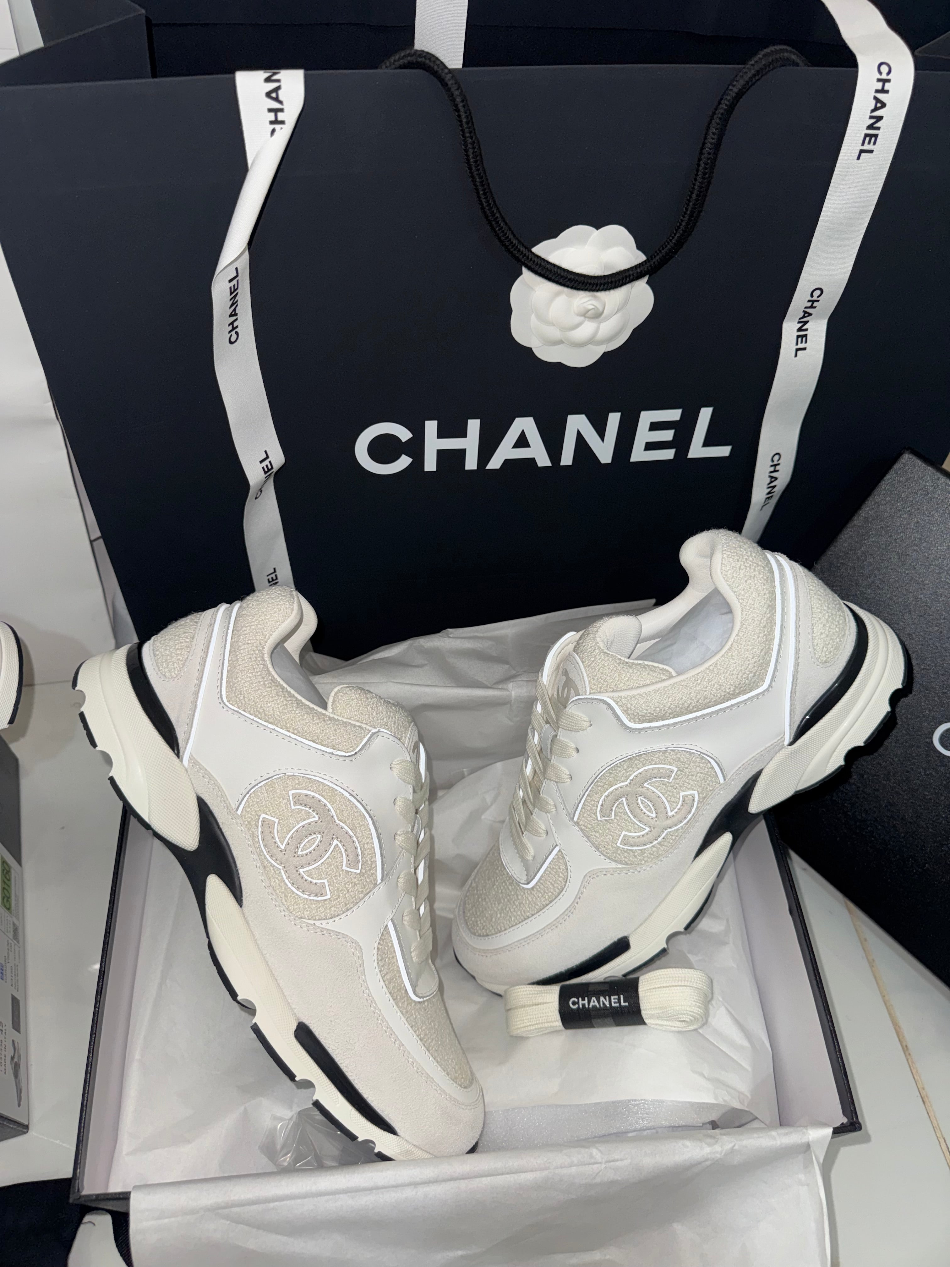 Sneakers chan 10/10 White 📦⚡️