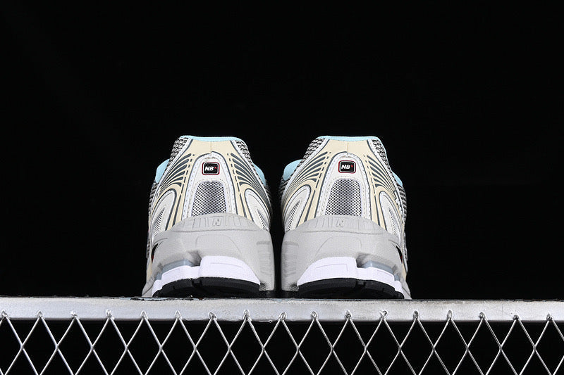Neue B-Sneaker 740