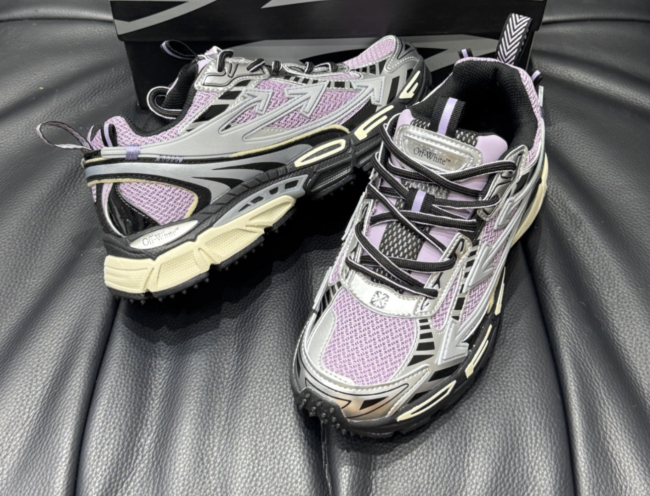 Off Wht Be Right back rose 10/10