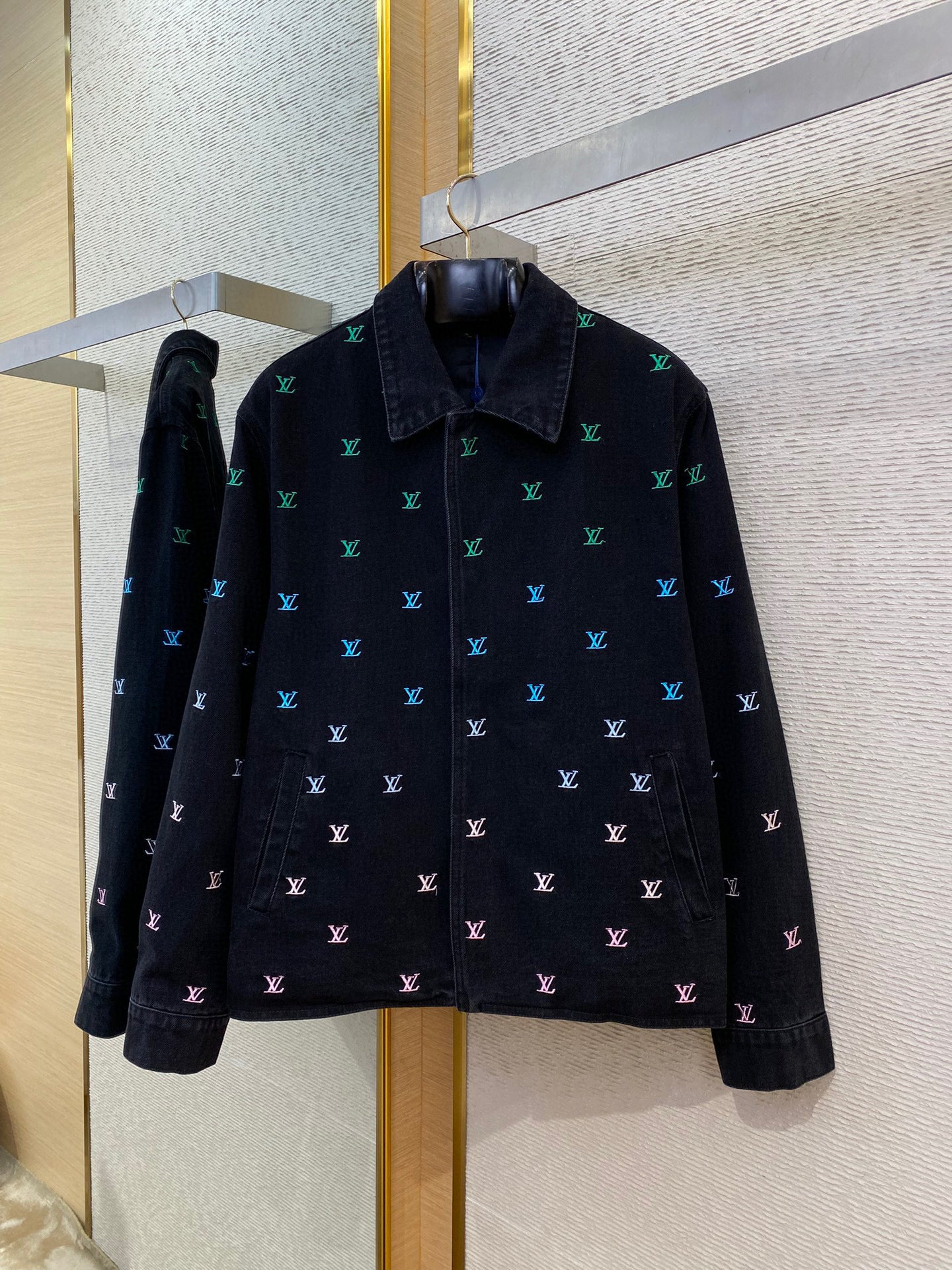 Blouson sportswear brodé LV Blason Gradient en denim