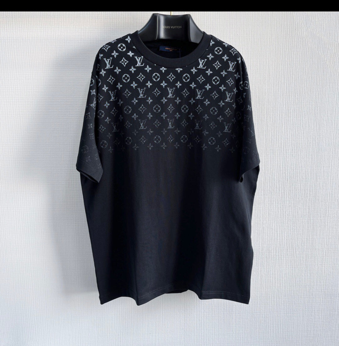 Lv t shirt