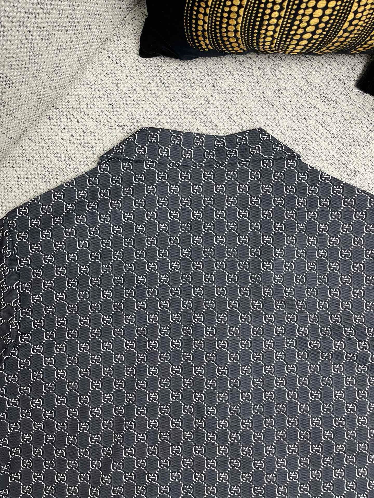 ENSEMBLE CHEMISE EN SOIE AVEC GG SHADOW