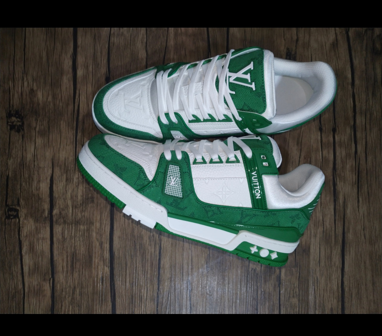 Lv trainers Green qualité 10/10 facture