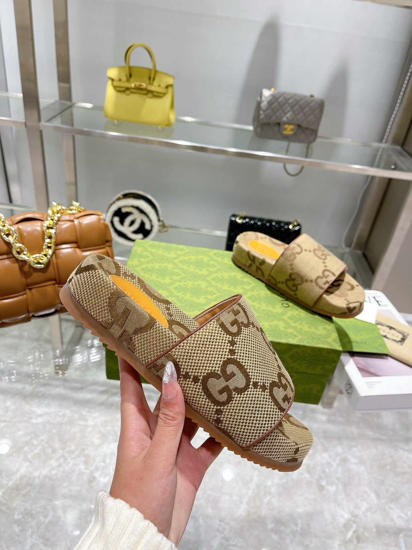 GG invoice flip-flops