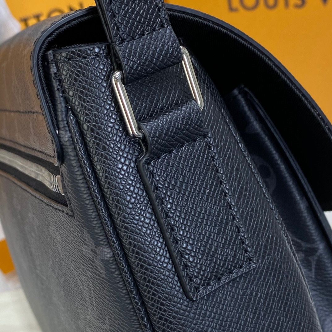 Lv messengerama bag invoice