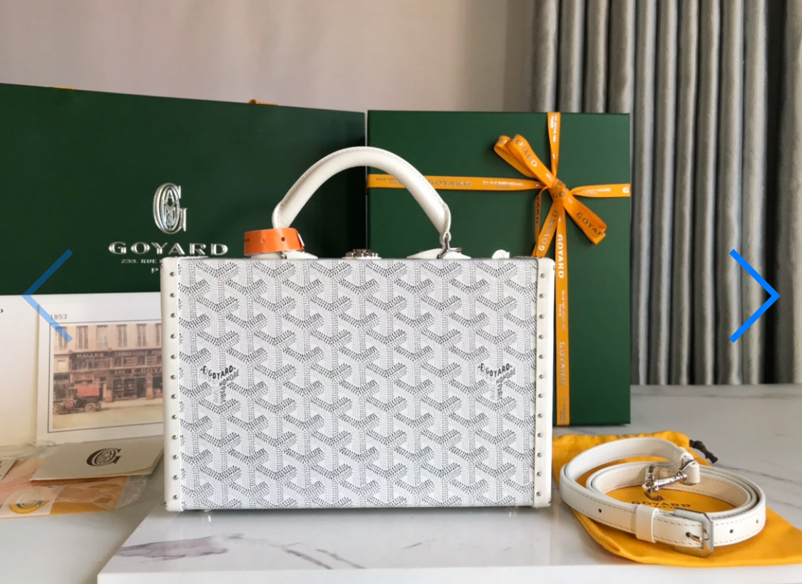 White invoice trunk bag