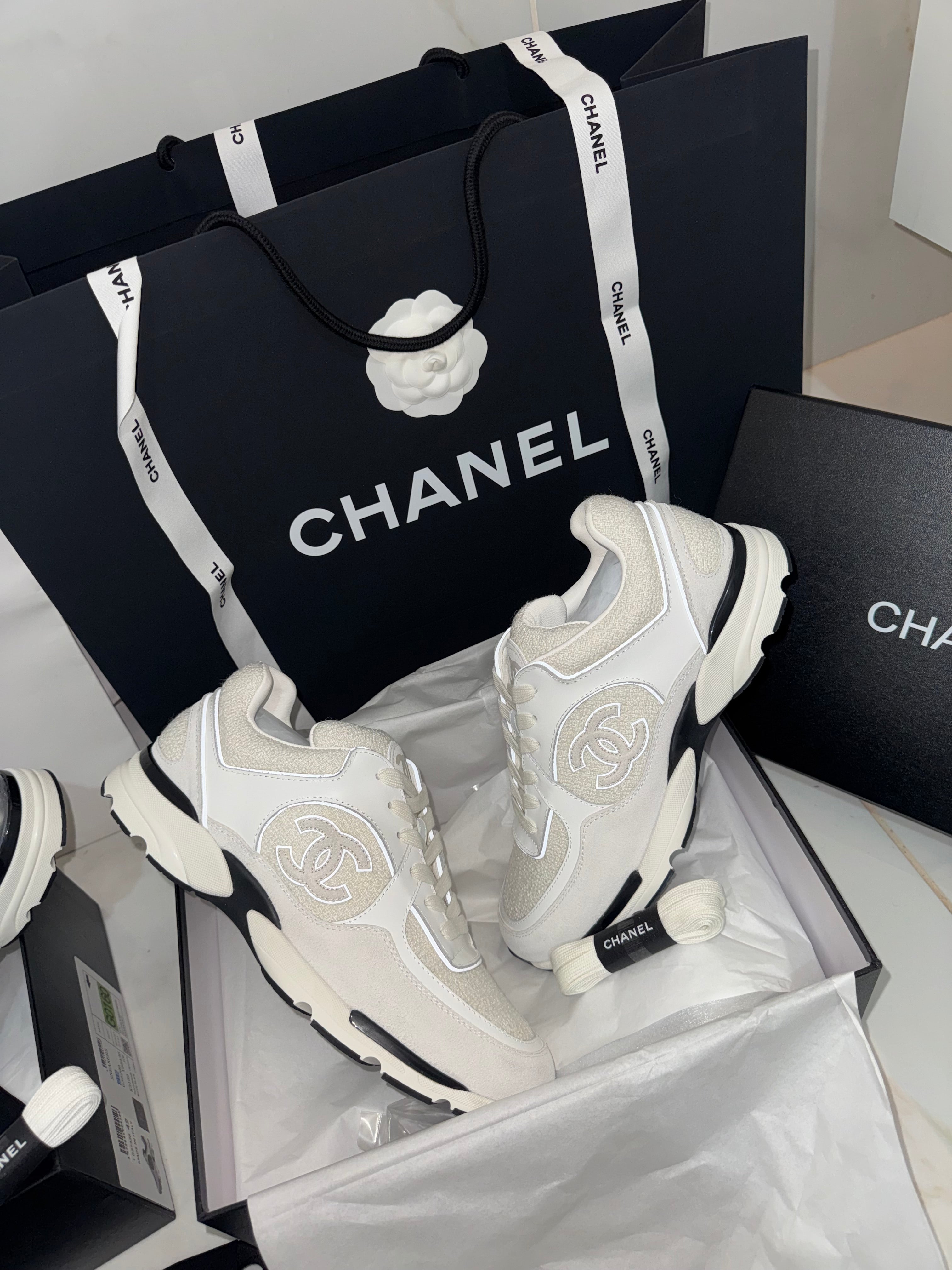 Sneakers chan 10/10 White 📦⚡️