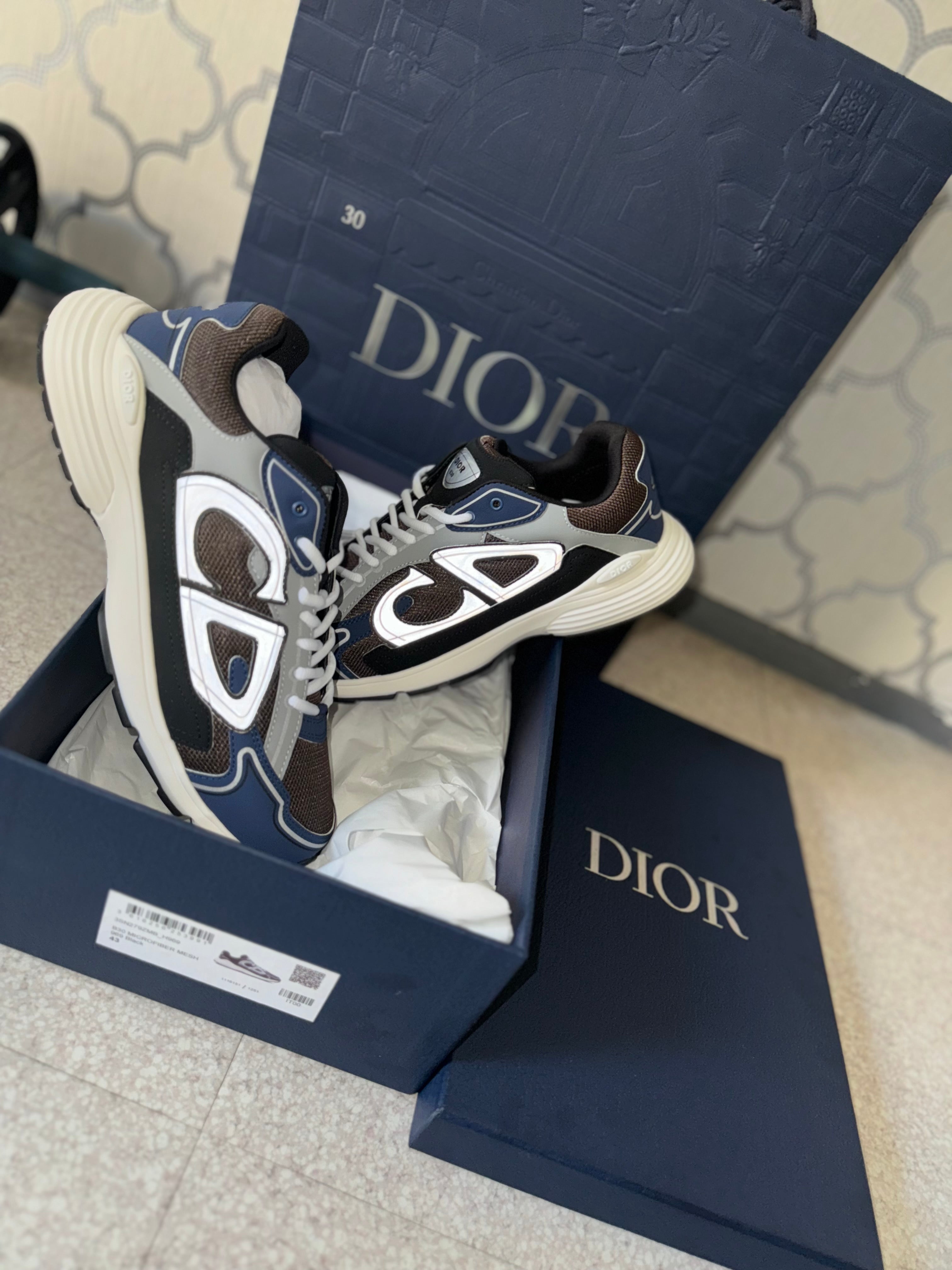 SNEAKERS B30 V2 VERSION BIEN LISSE WHITE BLUE WHITE RÉFLECTIVE RÉACTION CORRECTES FACTURE PACKAGING COMPLET