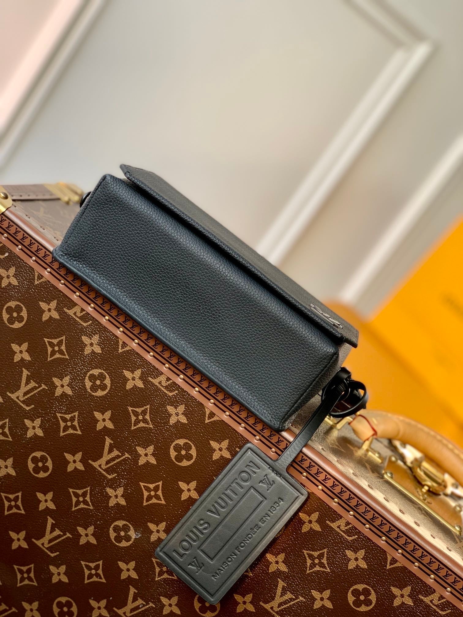 Fastline wearable wallet