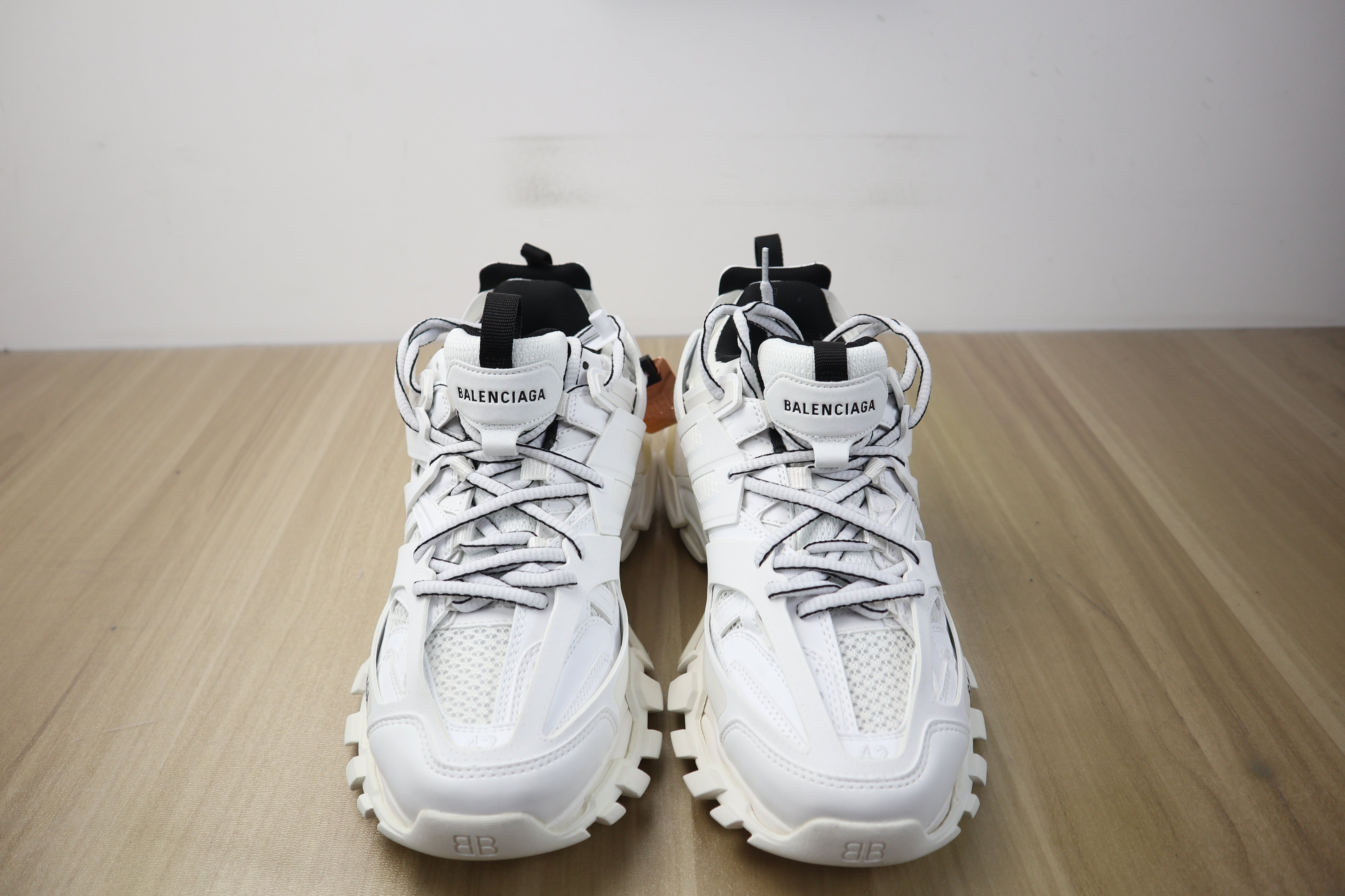 Blcng track white black invoice