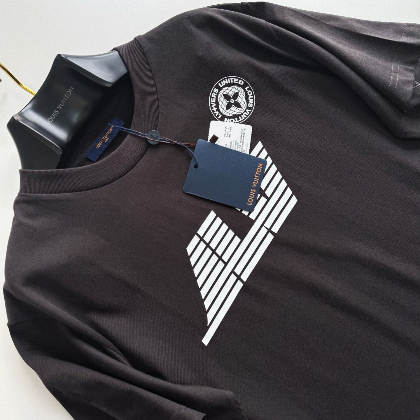Tee-shirt lv imprimé et délavé en coton