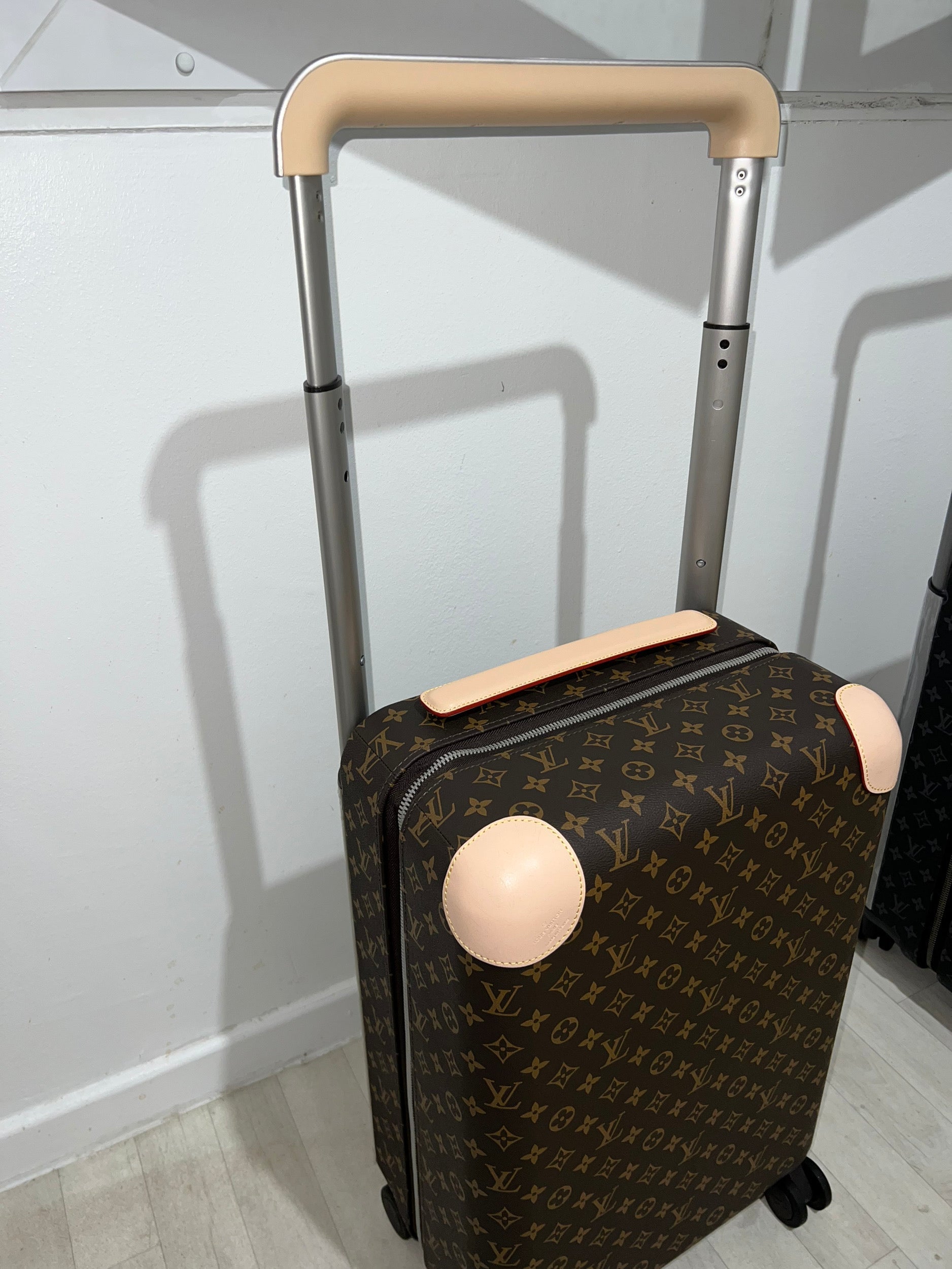 Cabin suitcase 55 invoice
