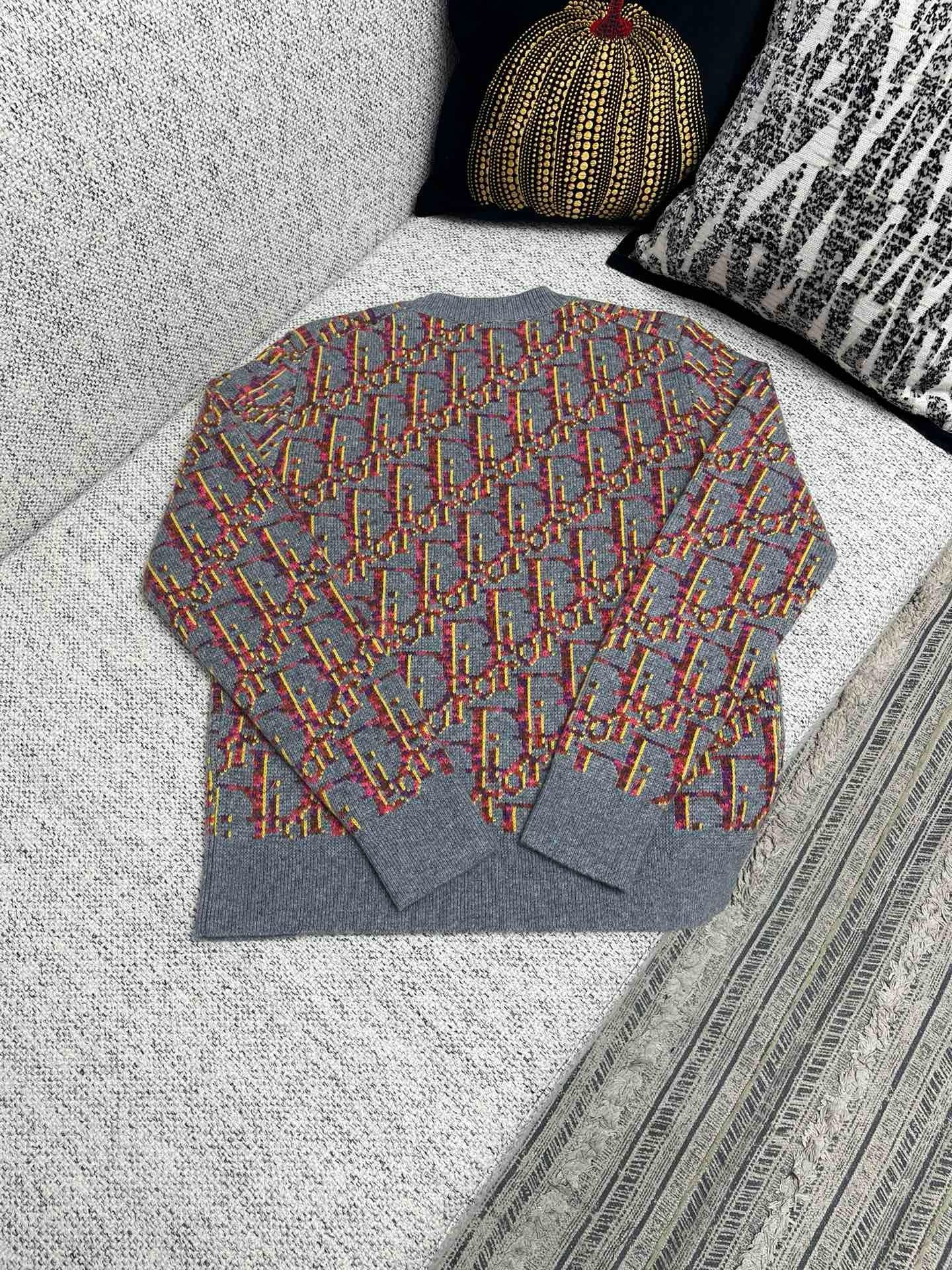 Pull CD Oblique Jacquard de laine vierge grise et rose