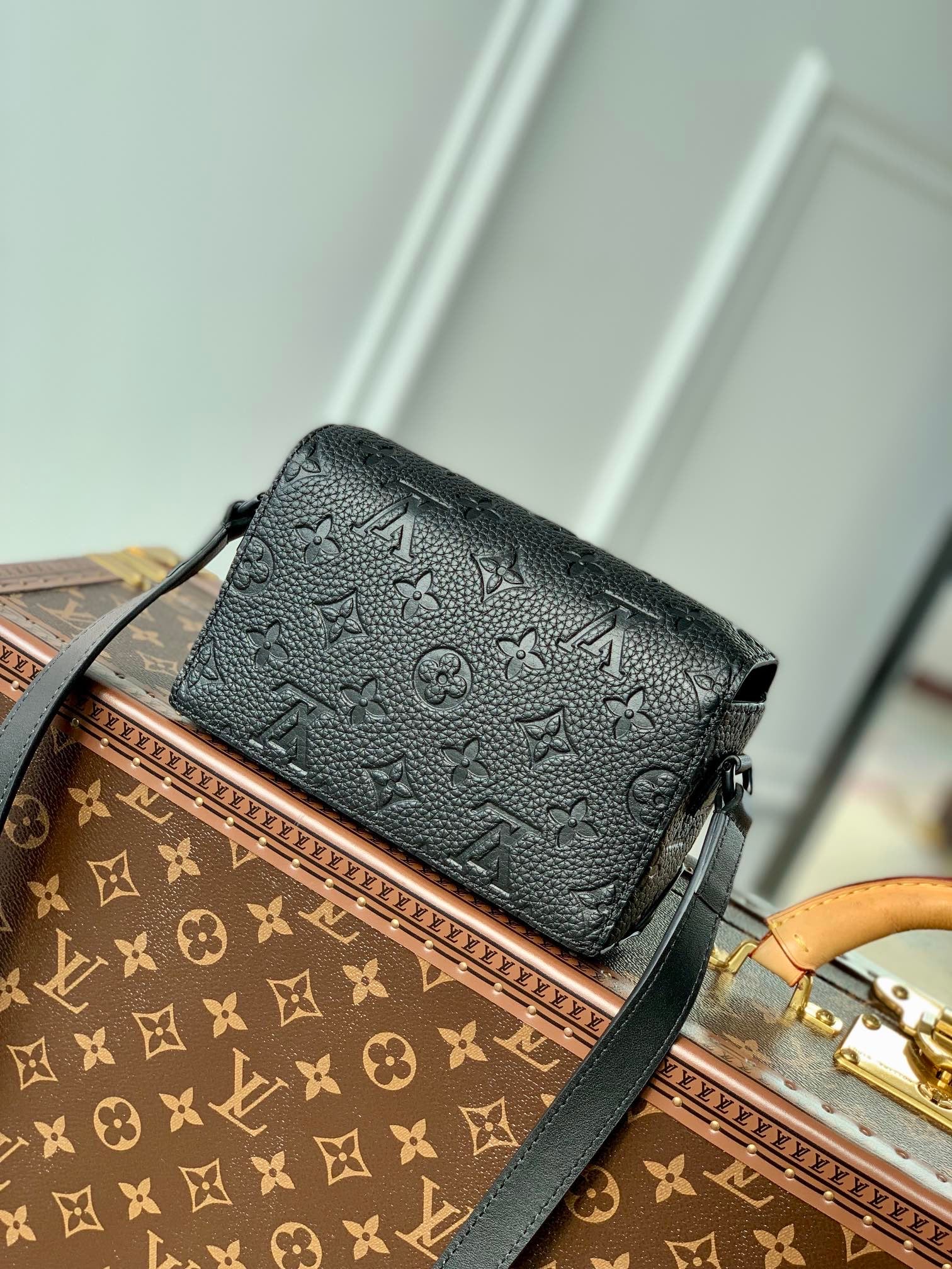 Steamer Wearable Wallet 10/10 invoice