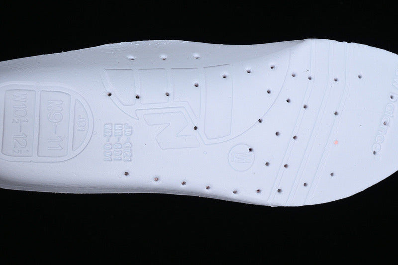 New b sneakers 740