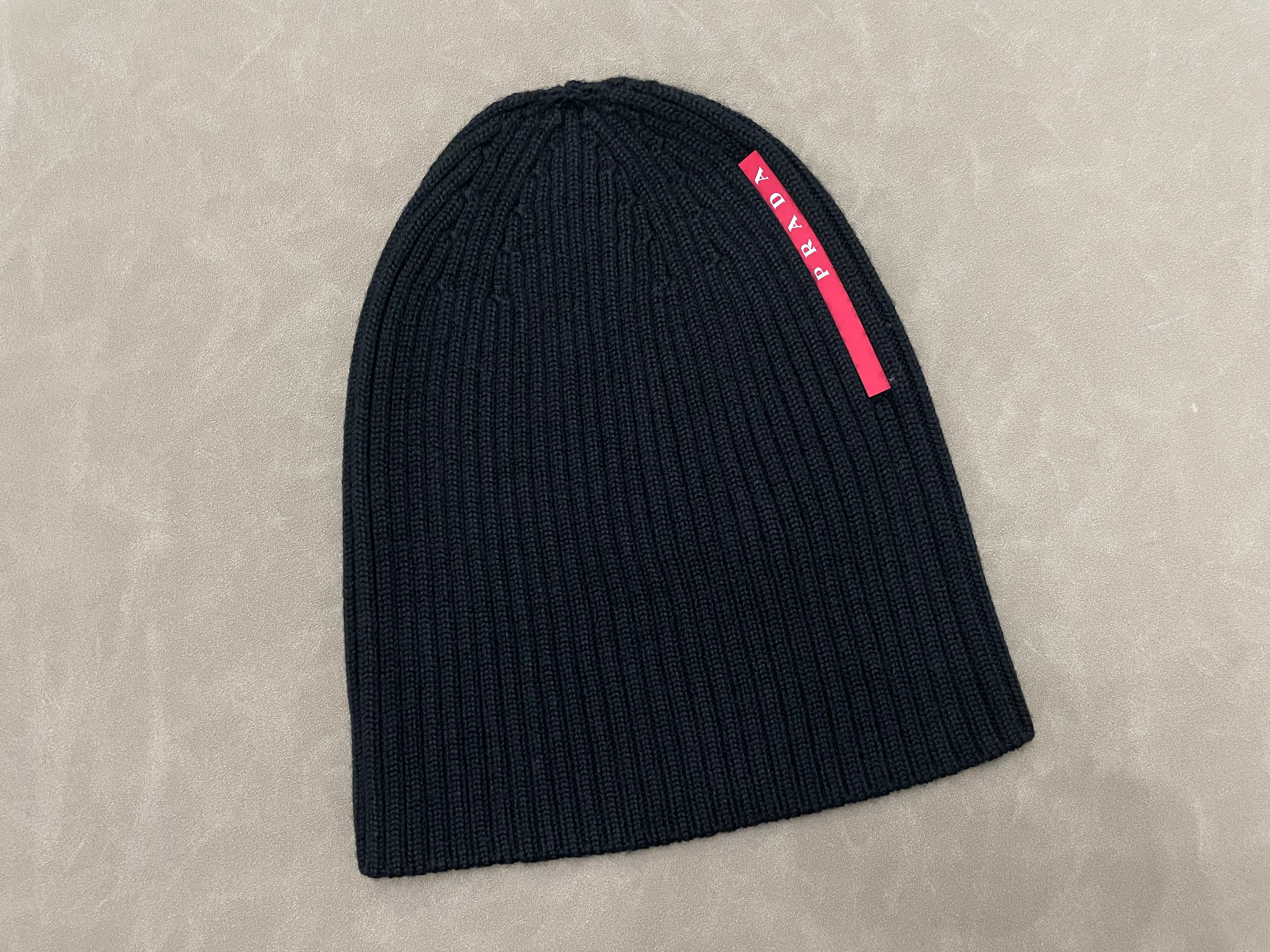 Bonnet Prd noir avec ticket