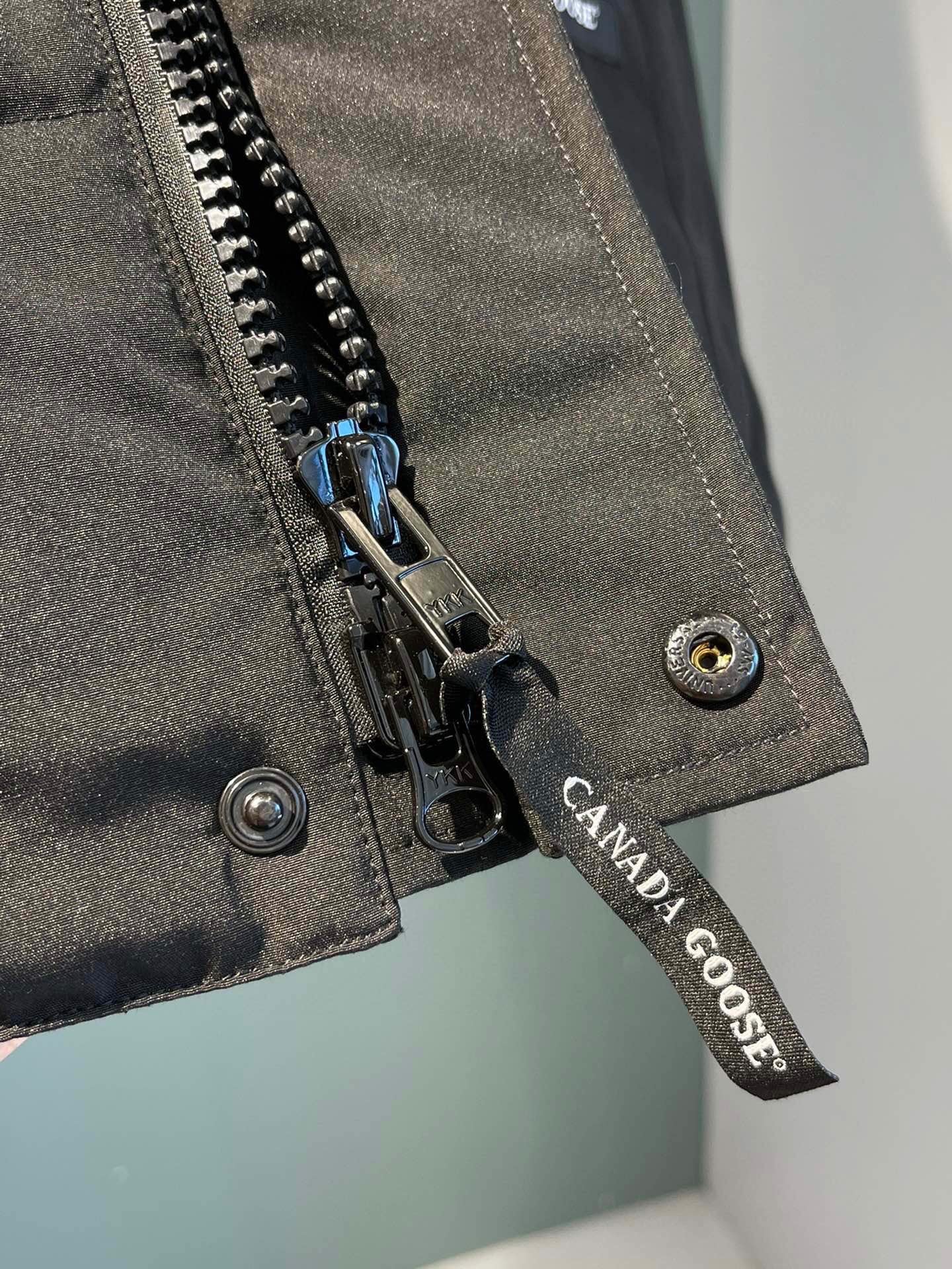 Cnd Sleeveless black invoice 2023