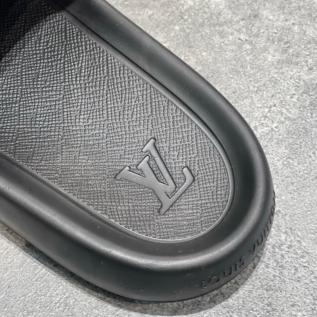 Lv waterfront factureo flip flops